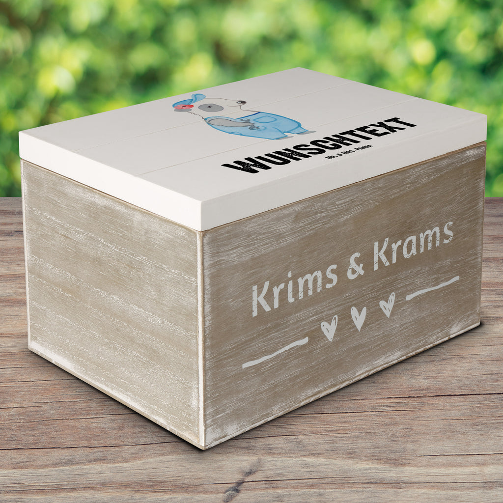 Personalisierte Holzkiste Klempnerin mit Herz Holzkiste mit Namen, Kiste mit Namen, Schatzkiste mit Namen, Truhe mit Namen, Schatulle mit Namen, Erinnerungsbox mit Namen, Erinnerungskiste, mit Namen, Dekokiste mit Namen, Aufbewahrungsbox mit Namen, Holzkiste Personalisiert, Kiste Personalisiert, Schatzkiste Personalisiert, Truhe Personalisiert, Schatulle Personalisiert, Erinnerungsbox Personalisiert, Erinnerungskiste Personalisiert, Dekokiste Personalisiert, Aufbewahrungsbox Personalisiert, Geschenkbox personalisiert, GEschenkdose personalisiert, Beruf, Ausbildung, Jubiläum, Abschied, Rente, Kollege, Kollegin, Geschenk, Schenken, Arbeitskollege, Mitarbeiter, Firma, Danke, Dankeschön, Klempnerin, Handwerkerin, Installateurin, Meisterin, Gesellenprüfung, Fachbetrieb, Bauklempnerin, Sanitärinstallationen