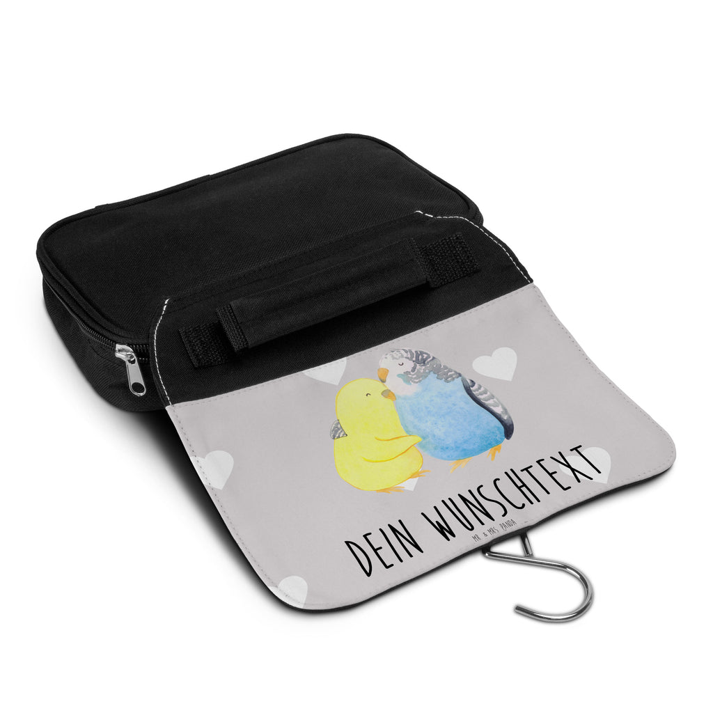 Personalisierter Kulturbeutel Wellensittich Liebe Personalisierter Kulturbeutel, Personalisierte Waschtasche, Personalisierte Kosmetiktasche, Damen, Herren, Personalisierte Aufbewahrungstasche, Personalisierte Schminktasche, Personalisierter Kosmetikbeutel, Personalisierter Organizer, Personalisierte Kulturtasche, Personalisierte Schminkutensil, Personalisierung, Wunschtext, Wunschname, Selbst bedrucken, Kulturbeutel mit Namen, Liebe, Partner, Freund, Freundin, Ehemann, Ehefrau, Heiraten, Verlobung, Heiratsantrag, Liebesgeschenk, Jahrestag, Hocheitstag, Vögel, Wellensittich, Nähe, Kuscheln, Vertrauen