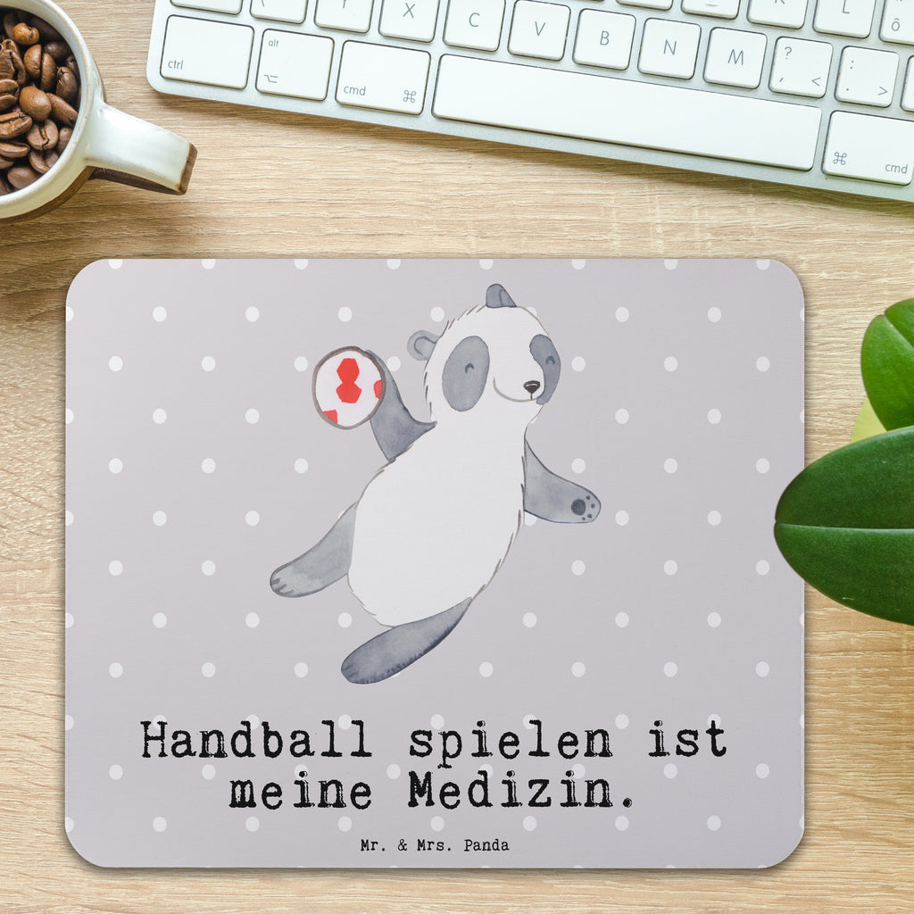 Mauspad Panda Handball spielen Medizin Mousepad, Computer zubehör, Büroausstattung, PC Zubehör, Arbeitszimmer, Mauspad, Einzigartiges Mauspad, Designer Mauspad, Mausunterlage, Mauspad Büro, Geschenk, Sport, Sportart, Hobby, Schenken, Danke, Dankeschön, Auszeichnung, Gewinn, Sportler, Handball spielen, Handball Turnier, Handball Club, Handball Verein