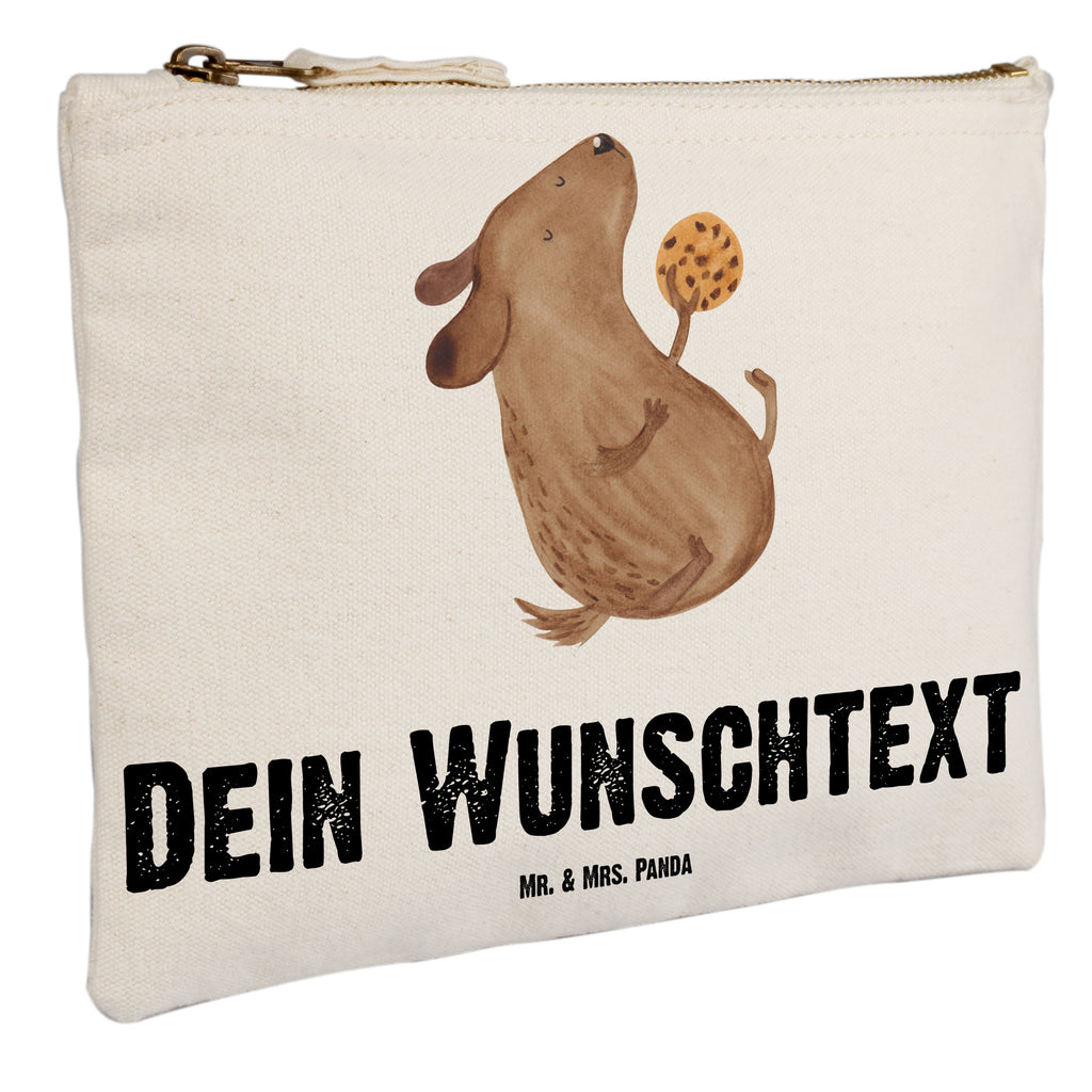 Personalisierte Schminktasche Hund Keks Personalisierte Schminktasche, Personalisierte Kosmetiktasche, Personalisierter Kosmetikbeutel, Personalisiertes Stiftemäppchen, Personalisiertes Etui, Personalisierte Federmappe, Personalisierte Makeup Bag, Personalisiertes Schminketui, Personalisiertes Kosmetiketui, Personalisiertes Schlamperetui, Schminktasche mit Namen, Kosmetiktasche mit Namen, Kosmetikbeutel mit Namen, Stiftemäppchen mit Namen, Etui mit Namen, Federmappe mit Namen, Makeup Bg mit Namen, Schminketui mit Namen, Kosmetiketui mit Namen, Schlamperetui mit Namen, Schminktasche personalisieren, Schminktasche bedrucken, Schminktasche selbst gestalten, Hund, Hundemotiv, Haustier, Hunderasse, Tierliebhaber, Hundebesitzer, Sprüche, Hundekekse, Leckerli, Hundeleckerli, Hundesnacks