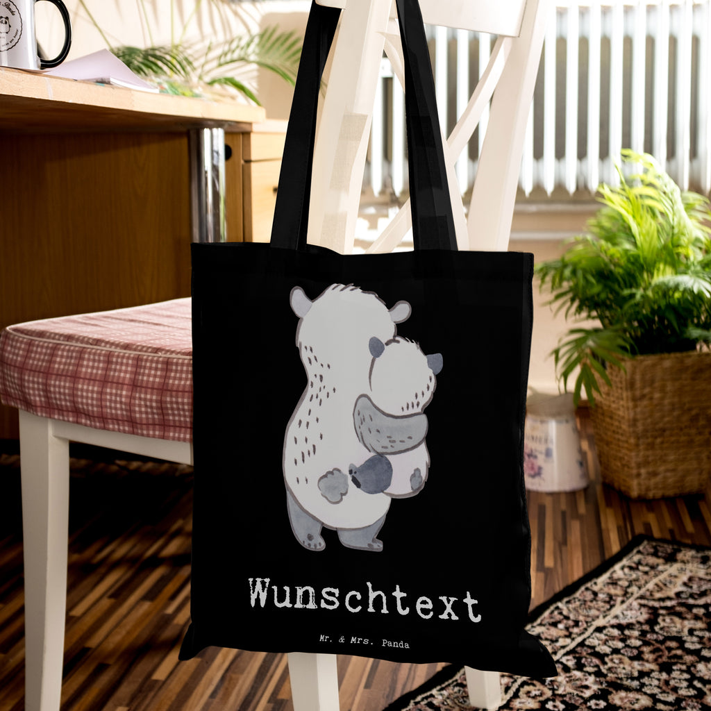 Personalisierte Tragetasche Panda Beste Pflegeeltern der Welt Personalisierte Beuteltasche, Personalisierter Beutel, Personalisierte Einkaufstasche, Personalisierter Jutebeutel, Personalisierter Stoffbeutel, Tragetasche mit Namen, Einkaufstasche mit Namen, Stoffbeutel mit Namen, Personalisierte Tasche, Personalisierte Jutetasche, Personalisierte Kindergartentasche, für, Dankeschön, Geschenk, Schenken, Geburtstag, Geburtstagsgeschenk, Geschenkidee, Danke, Bedanken, Mitbringsel, Freude machen, Geschenktipp, Pflegeeltern, Pflegekind, Adoption, Eltern, Mama, Papa, Mami, Papi, Familie, Elternpaar, Mama und Papa