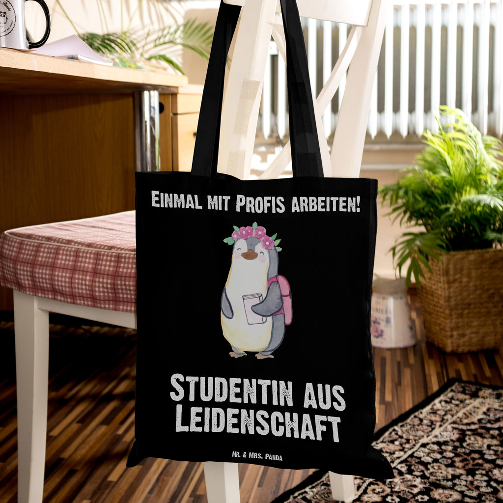 Tragetasche Studentin aus Leidenschaft Beuteltasche, Beutel, Einkaufstasche, Jutebeutel, Stoffbeutel, Tasche, Shopper, Umhängetasche, Strandtasche, Schultertasche, Stofftasche, Tragetasche, Badetasche, Jutetasche, Einkaufstüte, Laptoptasche, Beruf, Ausbildung, Jubiläum, Abschied, Rente, Kollege, Kollegin, Geschenk, Schenken, Arbeitskollege, Mitarbeiter, Firma, Danke, Dankeschön