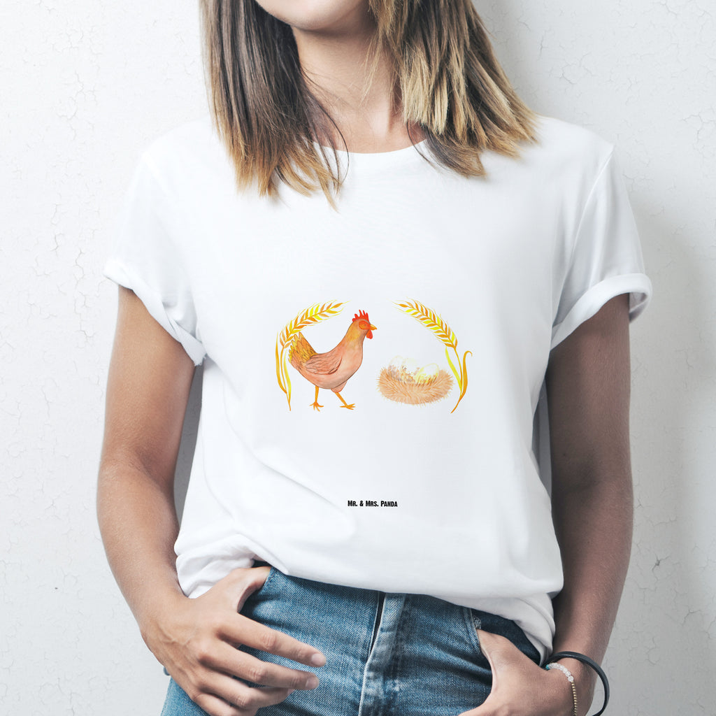 T-Shirt Standard Huhn stolz T-Shirt, Shirt, Tshirt, Lustiges T-Shirt, T-Shirt mit Spruch, Party, Junggesellenabschied, Jubiläum, Geburstag, Herrn, Damen, Männer, Frauen, Schlafshirt, Nachthemd, Sprüche, Bauernhof, Hoftiere, Landwirt, Landwirtin, Hahn, Henne, Hühner, Eier, Hof, Landleben, Motivation, Geburt, Magie, Spruch, Schwangerschaft