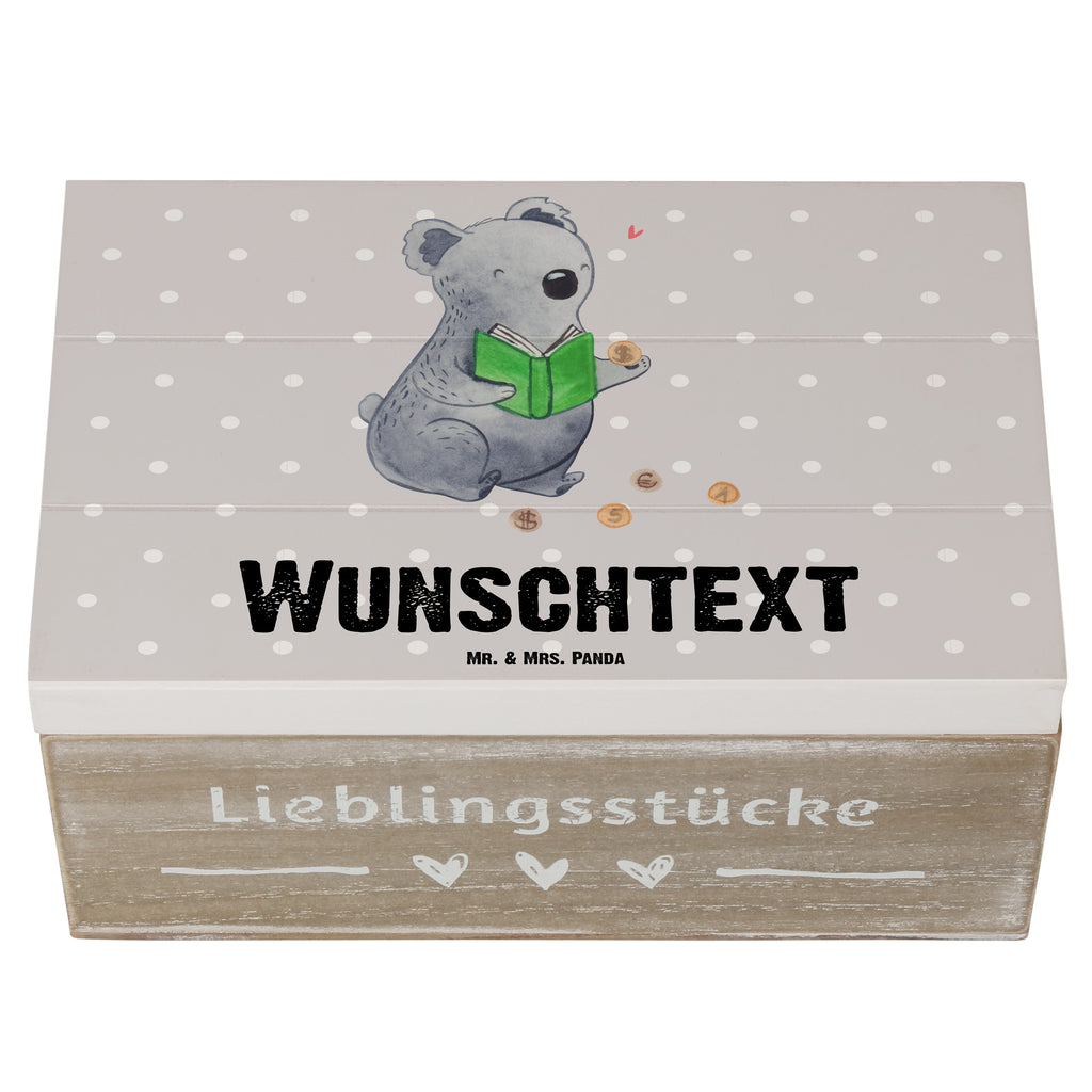 Personalisierte Holzkiste Koala Münzen sammeln Tage Holzkiste mit Namen, Kiste mit Namen, Schatzkiste mit Namen, Truhe mit Namen, Schatulle mit Namen, Erinnerungsbox mit Namen, Erinnerungskiste, mit Namen, Dekokiste mit Namen, Aufbewahrungsbox mit Namen, Holzkiste Personalisiert, Kiste Personalisiert, Schatzkiste Personalisiert, Truhe Personalisiert, Schatulle Personalisiert, Erinnerungsbox Personalisiert, Erinnerungskiste Personalisiert, Dekokiste Personalisiert, Aufbewahrungsbox Personalisiert, Geschenkbox personalisiert, GEschenkdose personalisiert, Geschenk, Sport, Sportart, Hobby, Schenken, Danke, Dankeschön, Auszeichnung, Gewinn, Sportler, Münzen sammeln, Numismatik, Münzen aus aller Welt