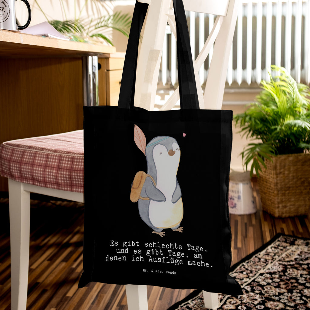 Tragetasche Pinguin Ausflug Beuteltasche, Beutel, Einkaufstasche, Jutebeutel, Stoffbeutel, Tasche, Shopper, Umhängetasche, Strandtasche, Schultertasche, Stofftasche, Tragetasche, Badetasche, Jutetasche, Einkaufstüte, Laptoptasche, Geschenk, Sport, Sportart, Hobby, Schenken, Danke, Dankeschön, Auszeichnung, Gewinn, Sportler, Ausflüge machen, reisen, Ausflug, Ausflugsziele