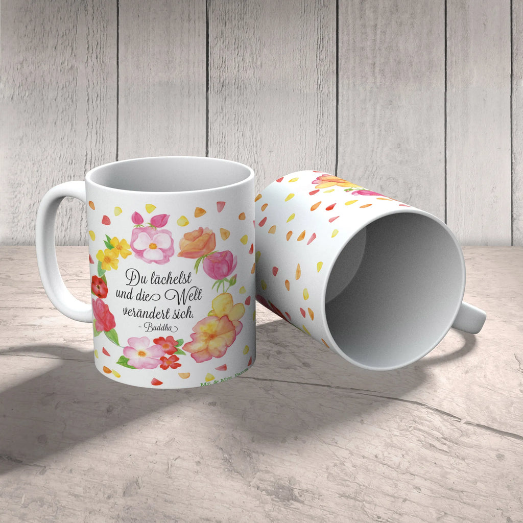 Tasse Du Lächelst Tasse, Kaffeetasse, Teetasse, Becher, Kaffeebecher, Teebecher, Keramiktasse, Porzellantasse, Büro Tasse, Geschenk Tasse, Tasse Sprüche, Tasse Motive, Kaffeetassen, Tasse bedrucken, Designer Tasse, Cappuccino Tassen, Schöne Teetassen, Blumen Deko, Frühlings Deko, Sommer Deko, Dekoration, positive Botschaft, Naturliebhaber, Outdoor, Natur, Abenteuer, Lächele, Welt verändert sich, Zitat Buddha, Lachen Spruch, glücklich sein, Zitat schön, Geschenk Freundin, Spruch positiv