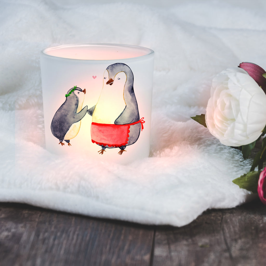 Personalisiertes Windlicht Pinguin Beste Mutti der Welt Personalisiertes Windlicht, Personalisiertes Windlicht Glas, Personalisiertes Teelichtglas, Personalisierter Teelichthalter, Personalisiertes Kerzenglas, Personalisierte Kerze, Personalisiertes Teelicht, Windlicht mit Namen, Windlicht Glas mit Namen, Teelichtglas mit Namen, Teelichthalter mit Namen, Teelichter mit Namen, Kerzenglas mit Namen, Kerze mit Namen, Teelicht mit Namen, Namenspersonalisierung, Name, selbst gestalten, Wunschtext, Bedrucken, für, Dankeschön, Geschenk, Schenken, Geburtstag, Geburtstagsgeschenk, Geschenkidee, Danke, Bedanken, Mitbringsel, Freude machen, Geschenktipp, Mama, Mami, Mutter, Muttertag, Mutti, Ma, Tochter, Sohn, Beste Mama, Beste, Supermama