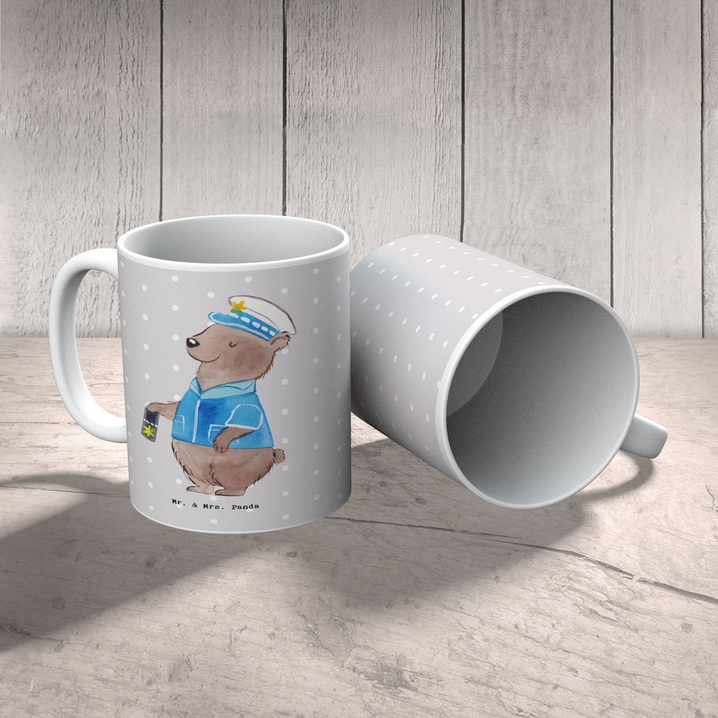 Tasse Polizist mit Herz Tasse, Kaffeetasse, Teetasse, Becher, Kaffeebecher, Teebecher, Keramiktasse, Porzellantasse, Büro Tasse, Geschenk Tasse, Tasse Sprüche, Tasse Motive, Kaffeetassen, Tasse bedrucken, Designer Tasse, Cappuccino Tassen, Schöne Teetassen, Beruf, Ausbildung, Jubiläum, Abschied, Rente, Kollege, Kollegin, Geschenk, Schenken, Arbeitskollege, Mitarbeiter, Firma, Danke, Dankeschön, Polizist, Polizeibeamter, Wachmann, Cop, Polizei, Studium