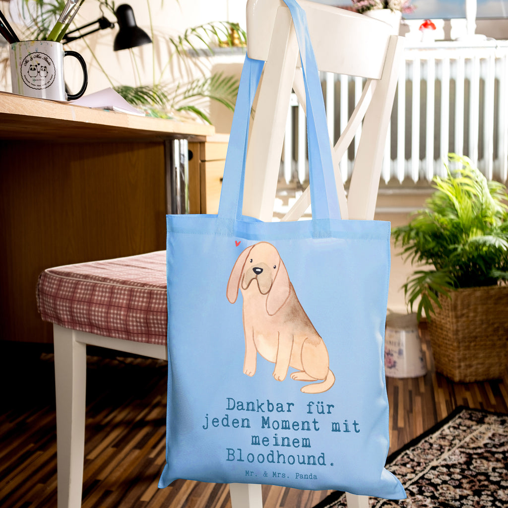 Tragetasche Bloodhound Moment Beuteltasche, Beutel, Einkaufstasche, Jutebeutel, Stoffbeutel, Tasche, Shopper, Umhängetasche, Strandtasche, Schultertasche, Stofftasche, Tragetasche, Badetasche, Jutetasche, Einkaufstüte, Laptoptasche, Hund, Hunderasse, Rassehund, Hundebesitzer, Geschenk, Tierfreund, Schenken, Welpe, Bluthund, Bloodhound, St. Hubertushund, Chien de Saint Hubert