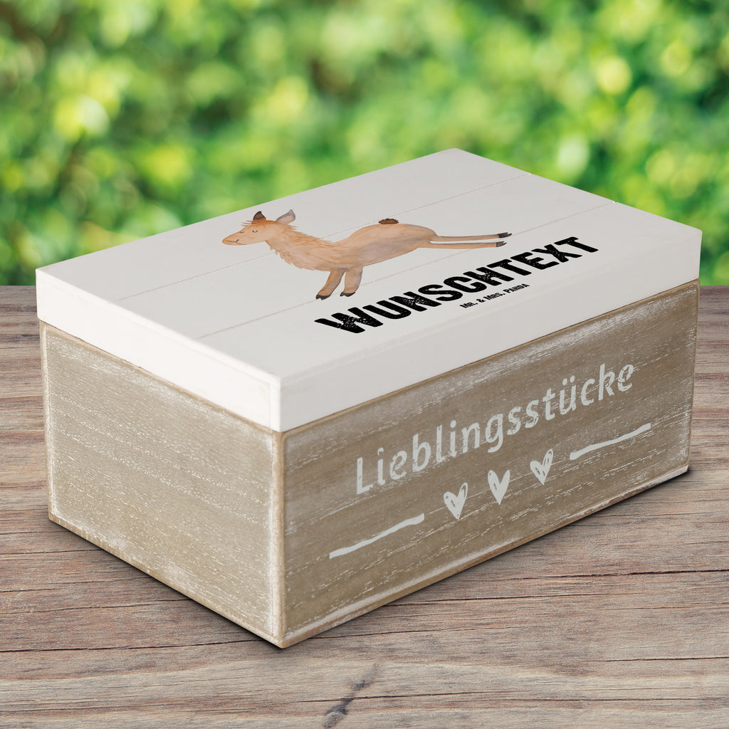 Personalisierte Holzkiste Lama Springen Holzkiste mit Namen, Kiste mit Namen, Schatzkiste mit Namen, Truhe mit Namen, Schatulle mit Namen, Erinnerungsbox mit Namen, Erinnerungskiste, mit Namen, Dekokiste mit Namen, Aufbewahrungsbox mit Namen, Holzkiste Personalisiert, Kiste Personalisiert, Schatzkiste Personalisiert, Truhe Personalisiert, Schatulle Personalisiert, Erinnerungsbox Personalisiert, Erinnerungskiste Personalisiert, Dekokiste Personalisiert, Aufbewahrungsbox Personalisiert, Geschenkbox personalisiert, GEschenkdose personalisiert, Lama, Alpaka, Lamas, Lieblingstag, Happy day, fröhlich, Glück, Freundin, Liebeskummer, Neustart, guten Morgen, Start, Prüfung, Abitur