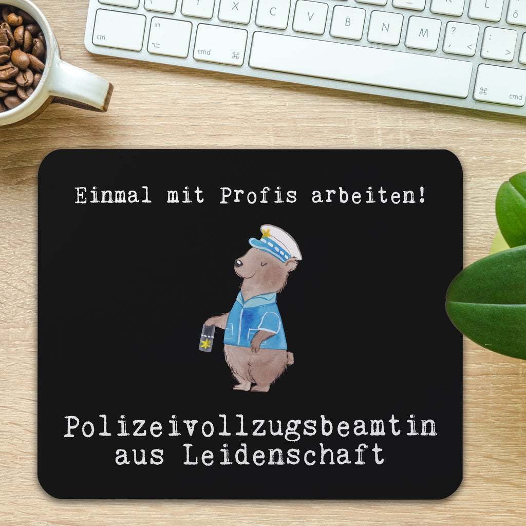 Mauspad Polizeivollzugsbeamtin aus Leidenschaft Mousepad, Computer zubehör, Büroausstattung, PC Zubehör, Arbeitszimmer, Mauspad, Einzigartiges Mauspad, Designer Mauspad, Mausunterlage, Mauspad Büro, Beruf, Ausbildung, Jubiläum, Abschied, Rente, Kollege, Kollegin, Geschenk, Schenken, Arbeitskollege, Mitarbeiter, Firma, Danke, Dankeschön, Polizeivollzugsbeamte, Polizistin Polizei