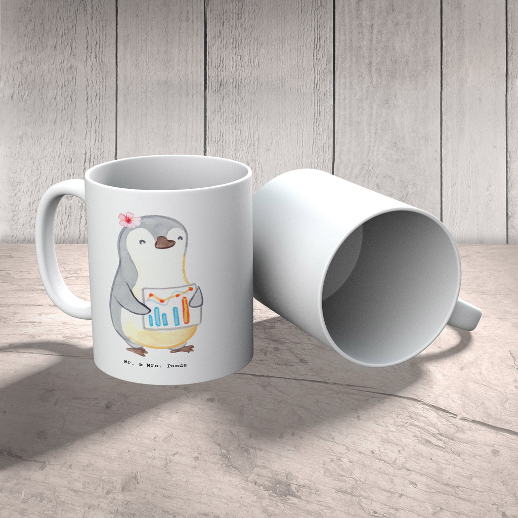 Tasse Wirtschaftsanalytikerin mit Herz Tasse, Kaffeetasse, Teetasse, Becher, Kaffeebecher, Teebecher, Keramiktasse, Porzellantasse, Büro Tasse, Geschenk Tasse, Tasse Sprüche, Tasse Motive, Kaffeetassen, Tasse bedrucken, Designer Tasse, Cappuccino Tassen, Schöne Teetassen, Beruf, Ausbildung, Jubiläum, Abschied, Rente, Kollege, Kollegin, Geschenk, Schenken, Arbeitskollege, Mitarbeiter, Firma, Danke, Dankeschön