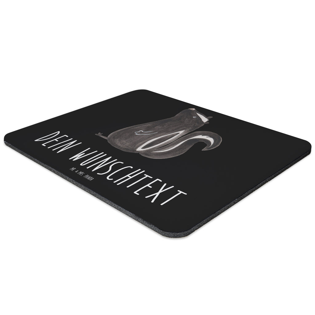 Personalisiertes Mauspad Stinktier sitzend Personalisiertes Mousepad, Personalisiertes Mouse Pad, Personalisiertes Mauspad, Mauspad mit Namen, Mousepad mit Namen, Mauspad bedrucken, Mousepad bedrucken, Namensaufdruck, selbst bedrucken, Arbeitszimmer Geschenk, Büro Geschenk, Mouse Pad mit Namen, Selbst bedrucken, Individuelles Mauspad, Einzigartiges Mauspad, Mauspad mit Namen gestalten, Stinktier, Skunk, Wildtier, Raubtier, Stinker, Stinki, Spruch, Büro, Recht, Besserwisser