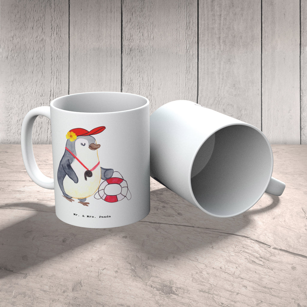 Tasse Bademeisterin mit Herz Tasse, Kaffeetasse, Teetasse, Becher, Kaffeebecher, Teebecher, Keramiktasse, Porzellantasse, Büro Tasse, Geschenk Tasse, Tasse Sprüche, Tasse Motive, Kaffeetassen, Tasse bedrucken, Designer Tasse, Cappuccino Tassen, Schöne Teetassen, Beruf, Ausbildung, Jubiläum, Abschied, Rente, Kollege, Kollegin, Geschenk, Schenken, Arbeitskollege, Mitarbeiter, Firma, Danke, Dankeschön, Bademeisterin, Rettungsschwimmerin, Schwimmmeisterin, Schwimmbad, Freibad, Badeanstalt, Schwimmverein, Schwimmschule