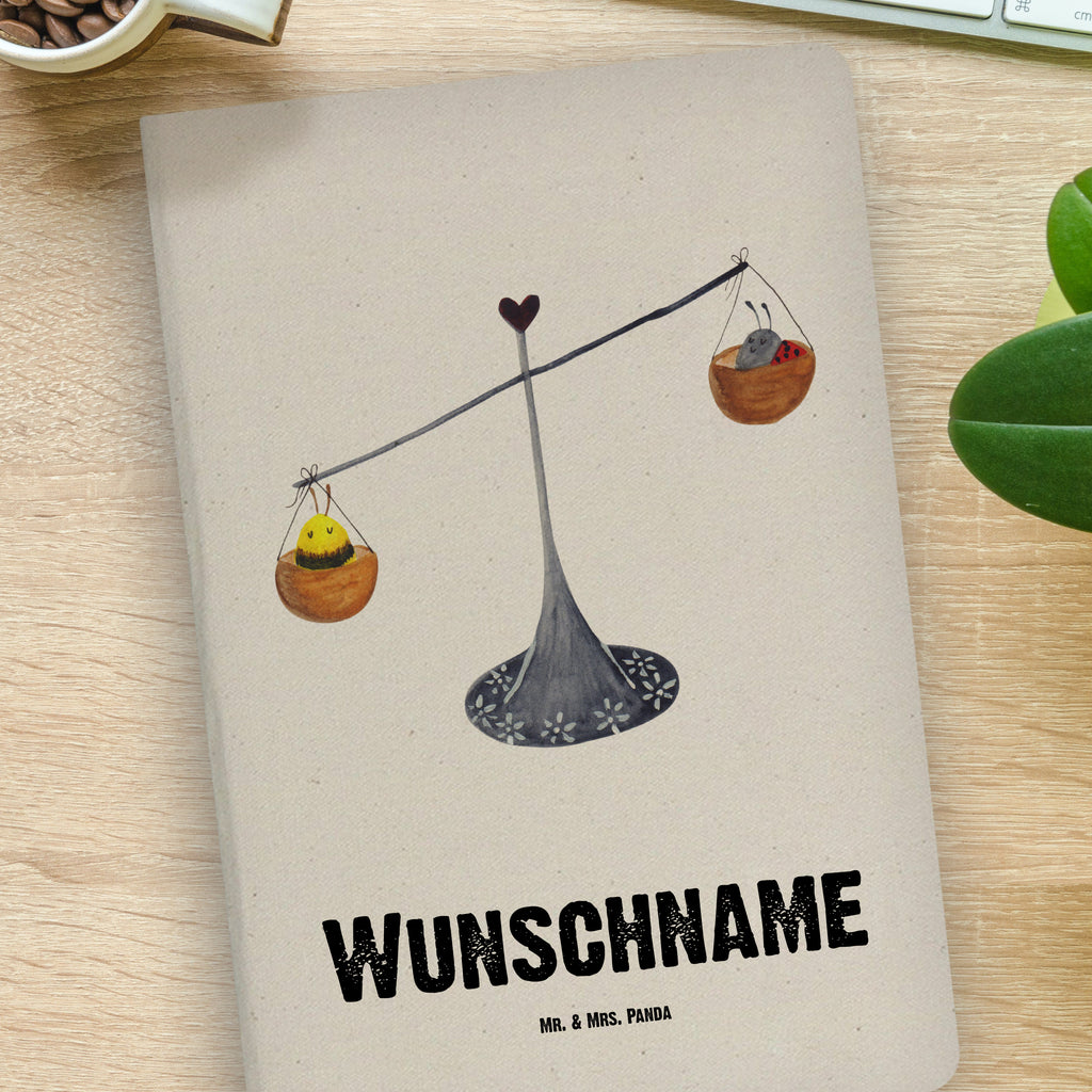 DIN A4 Personalisiertes Notizbuch Sternzeichen Waage Personalisiertes Notizbuch, Notizbuch mit Namen, Notizbuch bedrucken, Personalisierung, Namensbuch, Namen, Tierkreiszeichen, Sternzeichen, Horoskop, Astrologie, Aszendent, Waage, Waage Geschenk, Waage Sternzeichen, Geschenk Oktober, Geschenk September, Geburtstag Oktober, Geburtstag September, Gleichgewicht, Marienkäfer, Hummel, Biene