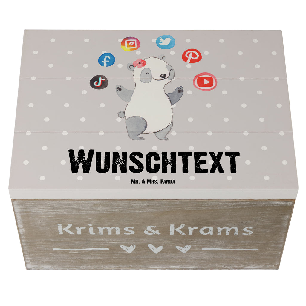 Personalisierte Holzkiste PR Managerin mit Herz Holzkiste mit Namen, Kiste mit Namen, Schatzkiste mit Namen, Truhe mit Namen, Schatulle mit Namen, Erinnerungsbox mit Namen, Erinnerungskiste, mit Namen, Dekokiste mit Namen, Aufbewahrungsbox mit Namen, Holzkiste Personalisiert, Kiste Personalisiert, Schatzkiste Personalisiert, Truhe Personalisiert, Schatulle Personalisiert, Erinnerungsbox Personalisiert, Erinnerungskiste Personalisiert, Dekokiste Personalisiert, Aufbewahrungsbox Personalisiert, Geschenkbox personalisiert, GEschenkdose personalisiert, Beruf, Ausbildung, Jubiläum, Abschied, Rente, Kollege, Kollegin, Geschenk, Schenken, Arbeitskollege, Mitarbeiter, Firma, Danke, Dankeschön