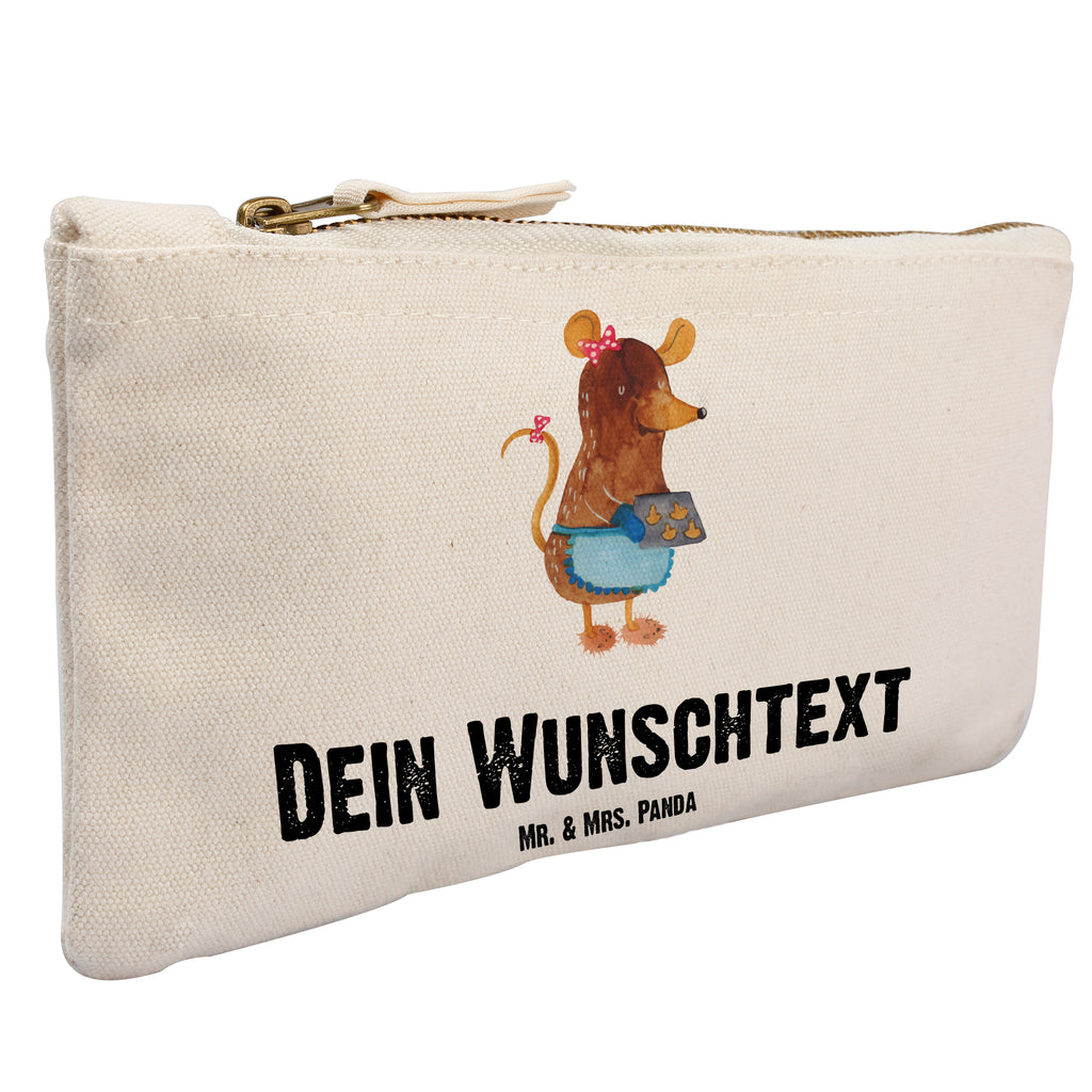 Personalisierte Schminktasche Maus Kekse Personalisierte Schminktasche, Personalisierte Kosmetiktasche, Personalisierter Kosmetikbeutel, Personalisiertes Stiftemäppchen, Personalisiertes Etui, Personalisierte Federmappe, Personalisierte Makeup Bag, Personalisiertes Schminketui, Personalisiertes Kosmetiketui, Personalisiertes Schlamperetui, Schminktasche mit Namen, Kosmetiktasche mit Namen, Kosmetikbeutel mit Namen, Stiftemäppchen mit Namen, Etui mit Namen, Federmappe mit Namen, Makeup Bg mit Namen, Schminketui mit Namen, Kosmetiketui mit Namen, Schlamperetui mit Namen, Schminktasche personalisieren, Schminktasche bedrucken, Schminktasche selbst gestalten, Winter, Weihnachten, Weihnachtsdeko, Nikolaus, Advent, Heiligabend, Wintermotiv, Maus, Kekse, backen, Weihnachtskekse, Plätzchen, Weihnachtsbäckerei, Chaosqueen