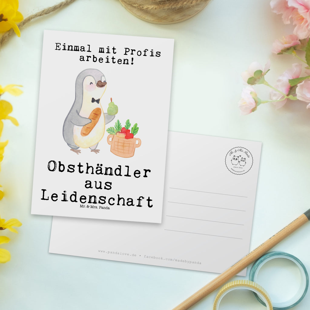 Postkarte Obsthändler aus Leidenschaft Postkarte, Karte, Geschenkkarte, Grußkarte, Einladung, Ansichtskarte, Geburtstagskarte, Einladungskarte, Dankeskarte, Ansichtskarten, Einladung Geburtstag, Einladungskarten Geburtstag, Beruf, Ausbildung, Jubiläum, Abschied, Rente, Kollege, Kollegin, Geschenk, Schenken, Arbeitskollege, Mitarbeiter, Firma, Danke, Dankeschön, Obsthändler, Obstverkäufer, Wochenmarkthändler, Obstbauer, Obst- und Gemüsehändler, Obstplantage