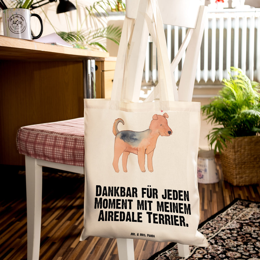 Tragetasche Airedale Terrier Moment Beuteltasche, Beutel, Einkaufstasche, Jutebeutel, Stoffbeutel, Tasche, Shopper, Umhängetasche, Strandtasche, Schultertasche, Stofftasche, Tragetasche, Badetasche, Jutetasche, Einkaufstüte, Laptoptasche, Hund, Hunderasse, Rassehund, Hundebesitzer, Geschenk, Tierfreund, Schenken, Welpe, Airedale Terrier