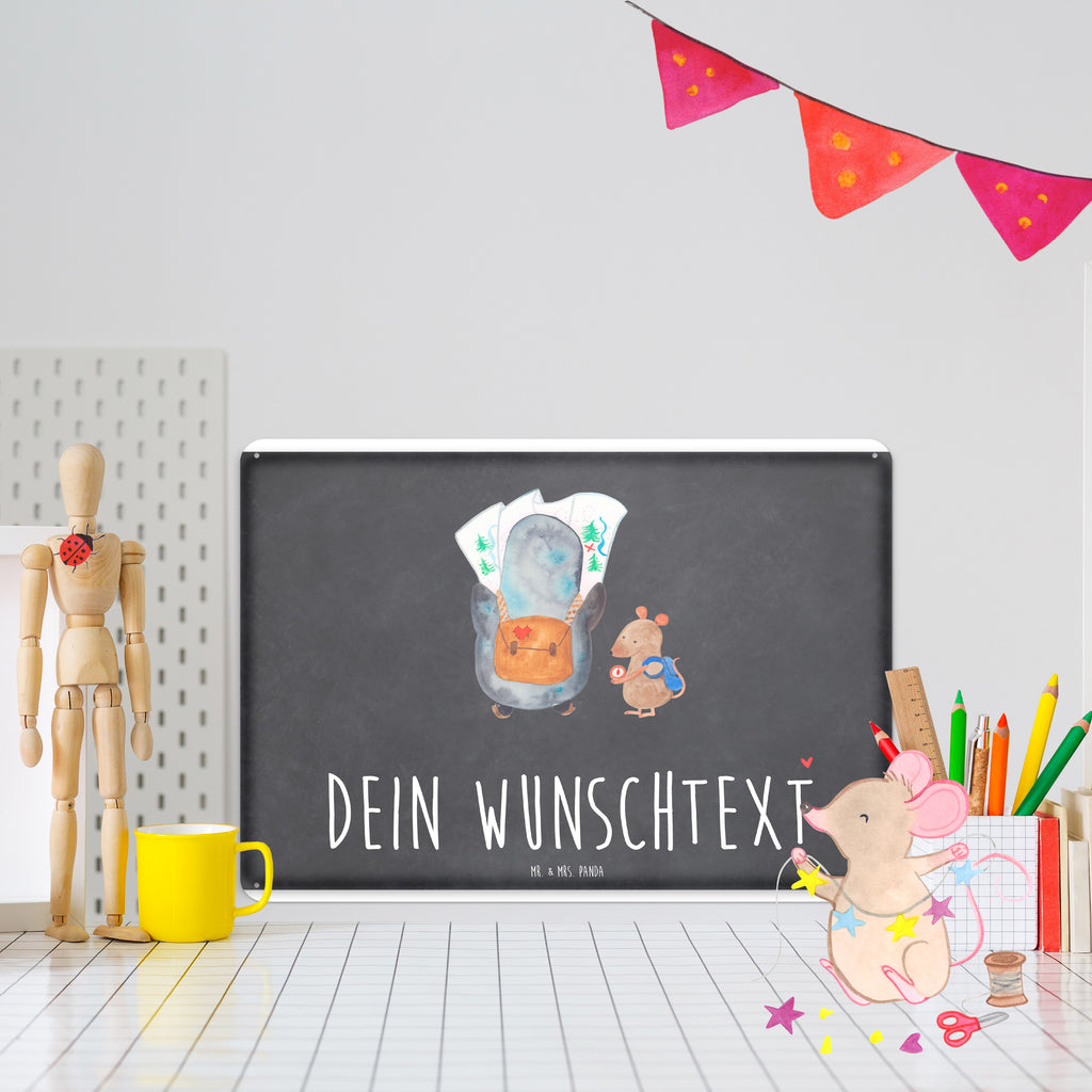 Personalisiertes Blechschild Pinguin & Maus Wanderer Blechschild, Metallschild, Geschenk Schild, Schild, Magnet-Metall-Schild, Deko Schild, Wandschild, Wand-Dekoration, Türschild, Pinguin, Pinguine, Abenteurer, Abenteuer, Roadtrip, Ausflug, Wanderlust, wandern