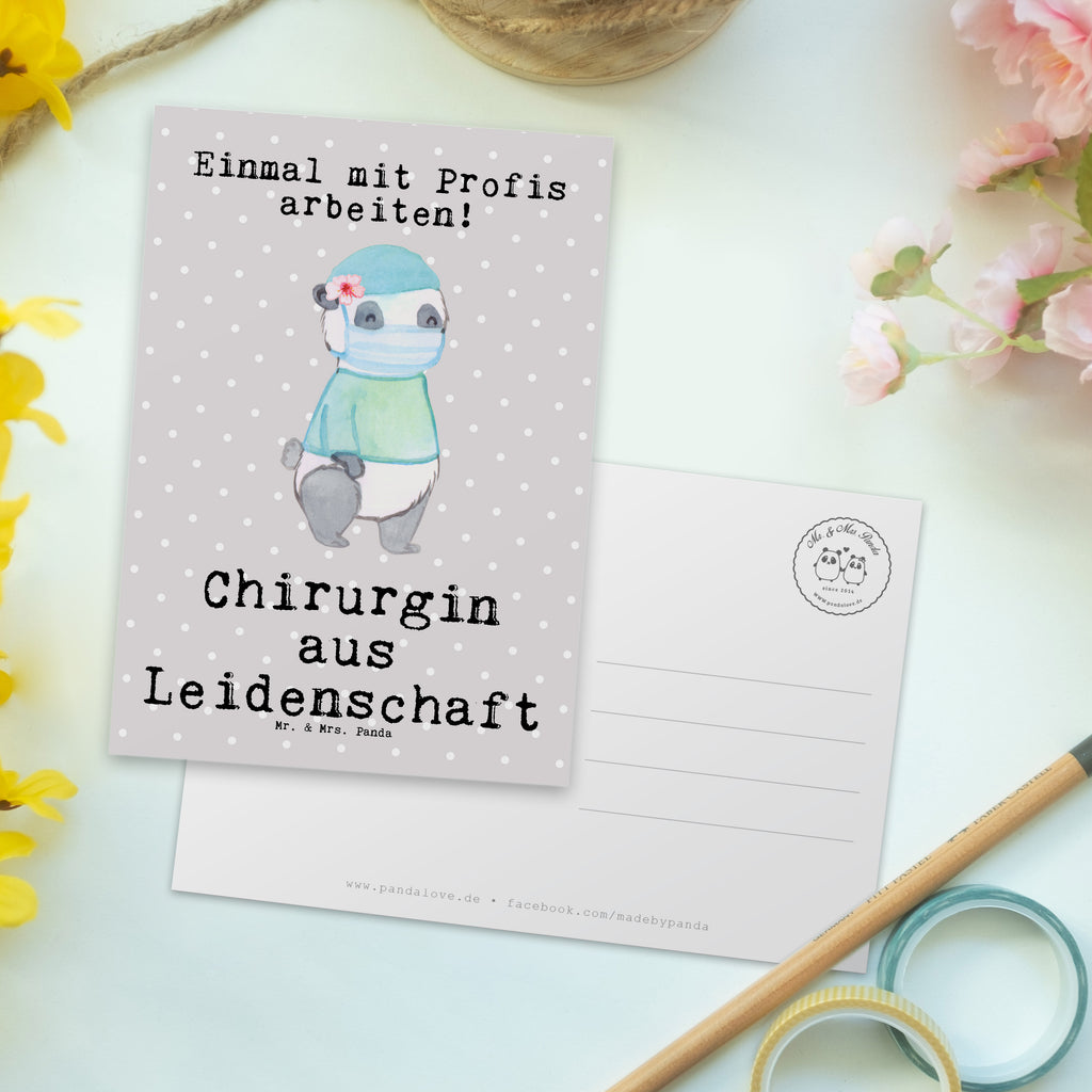 Postkarte Chirurgin aus Leidenschaft Postkarte, Karte, Geschenkkarte, Grußkarte, Einladung, Ansichtskarte, Geburtstagskarte, Einladungskarte, Dankeskarte, Ansichtskarten, Einladung Geburtstag, Einladungskarten Geburtstag, Beruf, Ausbildung, Jubiläum, Abschied, Rente, Kollege, Kollegin, Geschenk, Schenken, Arbeitskollege, Mitarbeiter, Firma, Danke, Dankeschön, Chirurgin, Unfallchirurgini, Notfallchirurgin, Krankenhaus, Ärztin, Medizinerin