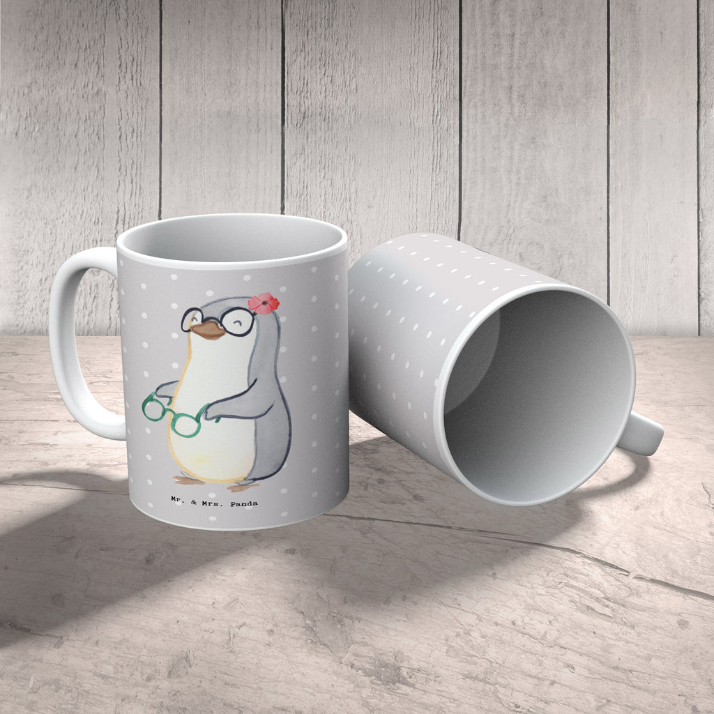 Tasse Augenoptikerin mit Herz Tasse, Kaffeetasse, Teetasse, Becher, Kaffeebecher, Teebecher, Keramiktasse, Porzellantasse, Büro Tasse, Geschenk Tasse, Tasse Sprüche, Tasse Motive, Kaffeetassen, Tasse bedrucken, Designer Tasse, Cappuccino Tassen, Schöne Teetassen, Beruf, Ausbildung, Jubiläum, Abschied, Rente, Kollege, Kollegin, Geschenk, Schenken, Arbeitskollege, Mitarbeiter, Firma, Danke, Dankeschön, Augenoptikerin, Optikerin, Augenärztin, Optometristin, Brillenverkäuferin, Brillengeschäft, Eröffnung