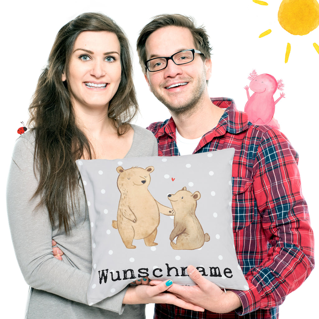 Personalisiertes Kissen Bär Bester Vati der Welt Kissen, personalisiert, Name, Wunschname, bedrucken, Kopfkissen, für, Dankeschön, Geschenk, Schenken, Geburtstag, Geburtstagsgeschenk, Geschenkidee, Danke, Bedanken, Mitbringsel, Freude machen, Geschenktipp, Vater, Papa, Dad, Daddy, Paps, Papi, Vati, Eltern, Geschenk Vater, Mann, Familie, Bester, Kleinigkeit