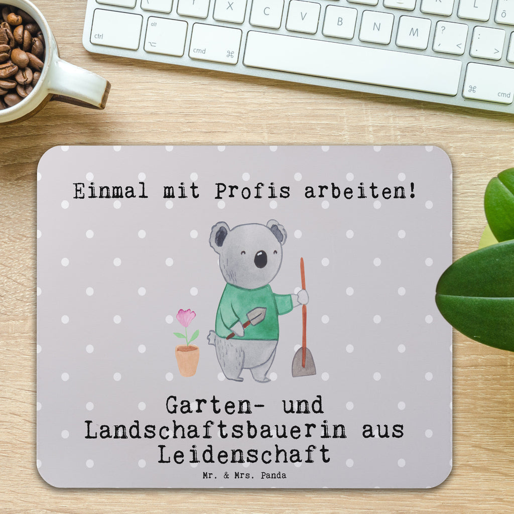 Mauspad Garten- und Landschaftsbauerin aus Leidenschaft Mousepad, Computer zubehör, Büroausstattung, PC Zubehör, Arbeitszimmer, Mauspad, Einzigartiges Mauspad, Designer Mauspad, Mausunterlage, Mauspad Büro, Beruf, Ausbildung, Jubiläum, Abschied, Rente, Kollege, Kollegin, Geschenk, Schenken, Arbeitskollege, Mitarbeiter, Firma, Danke, Dankeschön, Gärtnerin, Gartenplaner, Gärtnerei, Gartenbau, Hobbygärtnerin, Garten- und Landschaftsbauerin