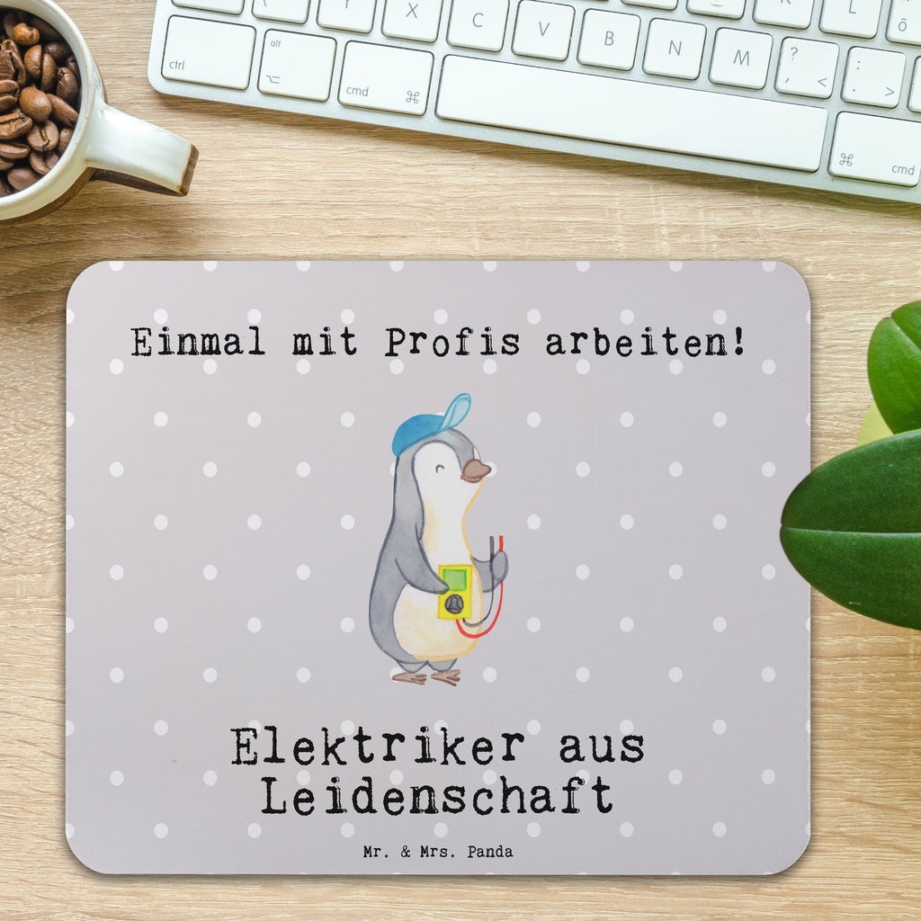 Mauspad Elektriker aus Leidenschaft Mousepad, Computer zubehör, Büroausstattung, PC Zubehör, Arbeitszimmer, Mauspad, Einzigartiges Mauspad, Designer Mauspad, Mausunterlage, Mauspad Büro, Beruf, Ausbildung, Jubiläum, Abschied, Rente, Kollege, Kollegin, Geschenk, Schenken, Arbeitskollege, Mitarbeiter, Firma, Danke, Dankeschön, Elektriker, Elektronmonteur, Elektrotechniker, Elektroinstallateur, Elektromeister, Gesellenprüfung