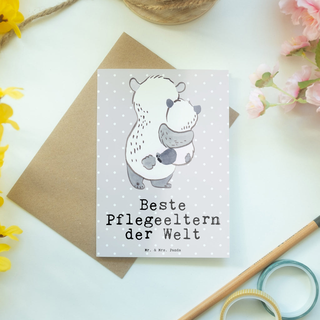 Grußkarte Panda Beste Pflegeeltern der Welt Grußkarte, Klappkarte, Einladungskarte, Glückwunschkarte, Hochzeitskarte, Geburtstagskarte, Karte, Ansichtskarten, für, Dankeschön, Geschenk, Schenken, Geburtstag, Geburtstagsgeschenk, Geschenkidee, Danke, Bedanken, Mitbringsel, Freude machen, Geschenktipp, Pflegeeltern, Pflegekind, Adoption, Eltern, Mama, Papa, Mami, Papi, Familie, Elternpaar, Mama und Papa