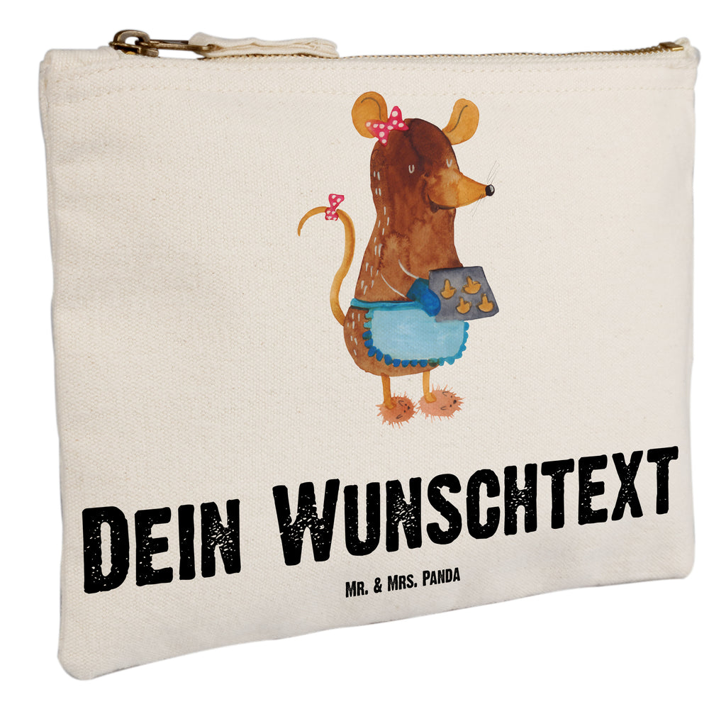 Personalisierte Schminktasche Maus Kekse Personalisierte Schminktasche, Personalisierte Kosmetiktasche, Personalisierter Kosmetikbeutel, Personalisiertes Stiftemäppchen, Personalisiertes Etui, Personalisierte Federmappe, Personalisierte Makeup Bag, Personalisiertes Schminketui, Personalisiertes Kosmetiketui, Personalisiertes Schlamperetui, Schminktasche mit Namen, Kosmetiktasche mit Namen, Kosmetikbeutel mit Namen, Stiftemäppchen mit Namen, Etui mit Namen, Federmappe mit Namen, Makeup Bg mit Namen, Schminketui mit Namen, Kosmetiketui mit Namen, Schlamperetui mit Namen, Schminktasche personalisieren, Schminktasche bedrucken, Schminktasche selbst gestalten, Winter, Weihnachten, Weihnachtsdeko, Nikolaus, Advent, Heiligabend, Wintermotiv, Maus, Kekse, backen, Weihnachtskekse, Plätzchen, Weihnachtsbäckerei, Chaosqueen