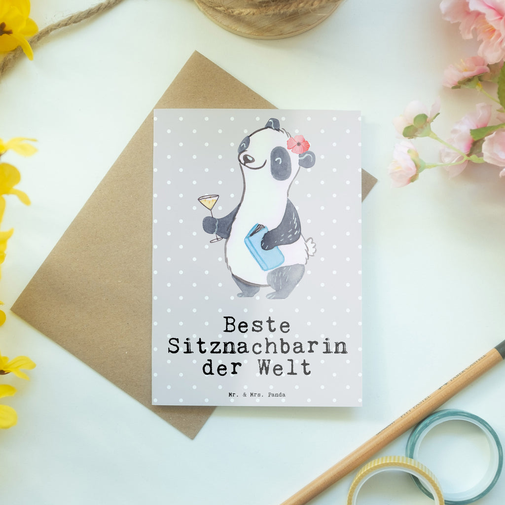 Grußkarte Panda Beste Sitznachbarin der Welt Grußkarte, Klappkarte, Einladungskarte, Glückwunschkarte, Hochzeitskarte, Geburtstagskarte, Karte, Ansichtskarten, für, Dankeschön, Geschenk, Schenken, Geburtstag, Geburtstagsgeschenk, Geschenkidee, Danke, Bedanken, Mitbringsel, Freude machen, Geschenktipp, Sitznachbarin, Stuhlnachbar, Mitschülerin, Nachbarin, Uni, Universität, Seminar, Kommilitone, Tischnachbar, Schule, Mitstudentin, Hochschule, Beste Sitznachbarin der Welt, Weltbeste Sitznachbarin