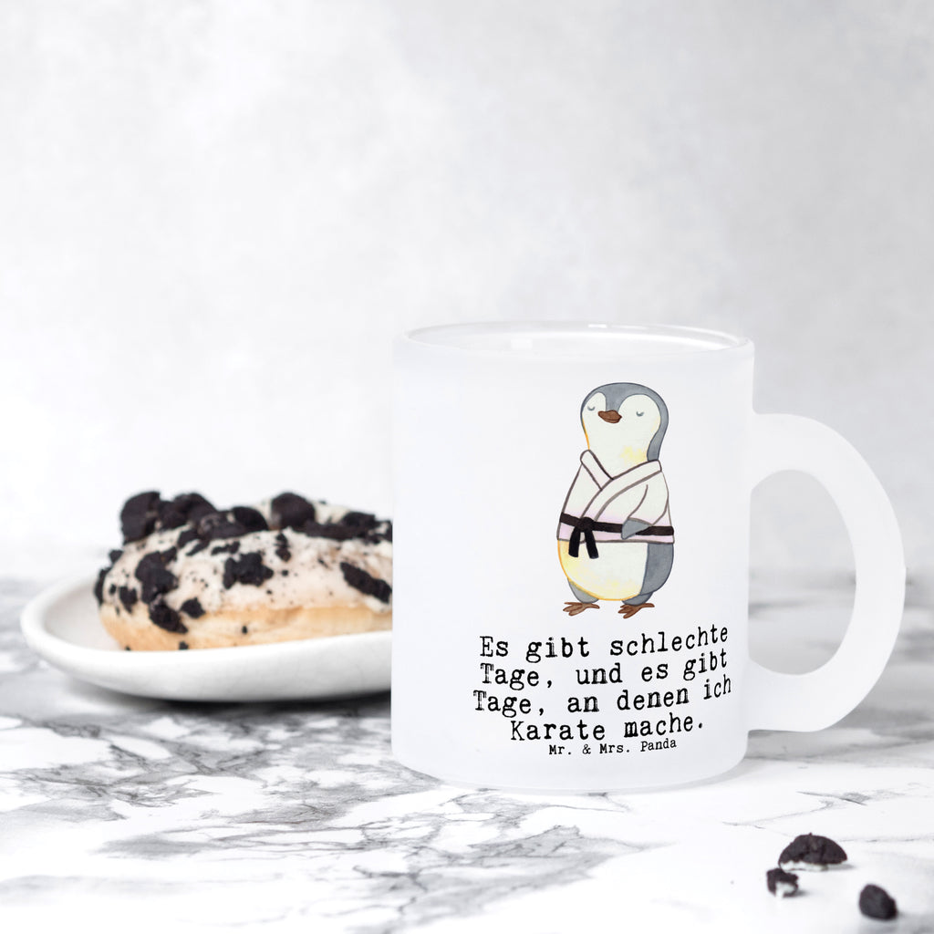 Teetasse Pinguin Karate Tage Teetasse, Teeglas, Teebecher, Tasse mit Henkel, Tasse, Glas Teetasse, Teetasse aus Glas, Geschenk, Sport, Sportart, Hobby, Schenken, Danke, Dankeschön, Auszeichnung, Gewinn, Sportler, Karate, Kampfsportart, Selbstverteidigung, Kampfkunst, Karate Verein