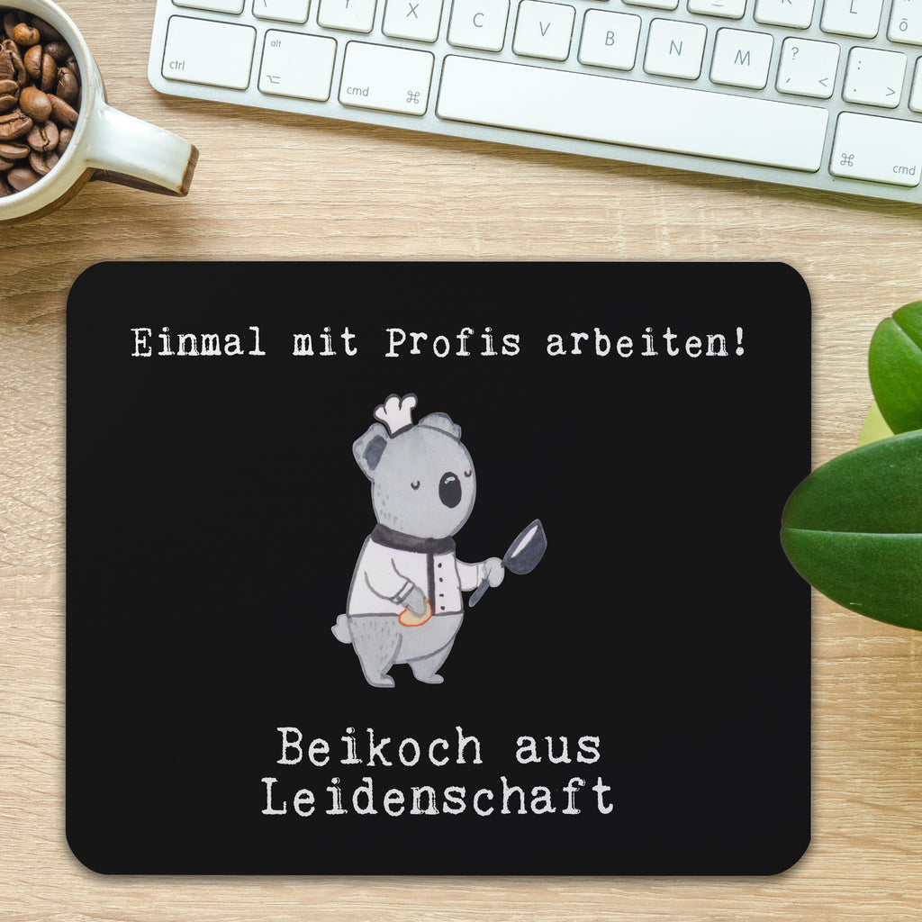 Mauspad Beikoch aus Leidenschaft Mousepad, Computer zubehör, Büroausstattung, PC Zubehör, Arbeitszimmer, Mauspad, Einzigartiges Mauspad, Designer Mauspad, Mausunterlage, Mauspad Büro, Beruf, Ausbildung, Jubiläum, Abschied, Rente, Kollege, Kollegin, Geschenk, Schenken, Arbeitskollege, Mitarbeiter, Firma, Danke, Dankeschön, Beikoch, Spülhilfe, Hilfskoch, Jungkoch, Küchenhilfe, Gastronomie, Restaurant, Koch