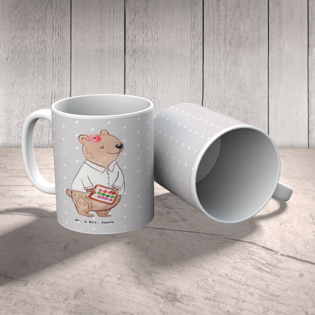 Tasse Bankfachfrau mit Herz Tasse, Kaffeetasse, Teetasse, Becher, Kaffeebecher, Teebecher, Keramiktasse, Porzellantasse, Büro Tasse, Geschenk Tasse, Tasse Sprüche, Tasse Motive, Kaffeetassen, Tasse bedrucken, Designer Tasse, Cappuccino Tassen, Schöne Teetassen, Beruf, Ausbildung, Jubiläum, Abschied, Rente, Kollege, Kollegin, Geschenk, Schenken, Arbeitskollege, Mitarbeiter, Firma, Danke, Dankeschön, Bankfachfrau, Bankangestellte, Bänkerin, Bankberaterin