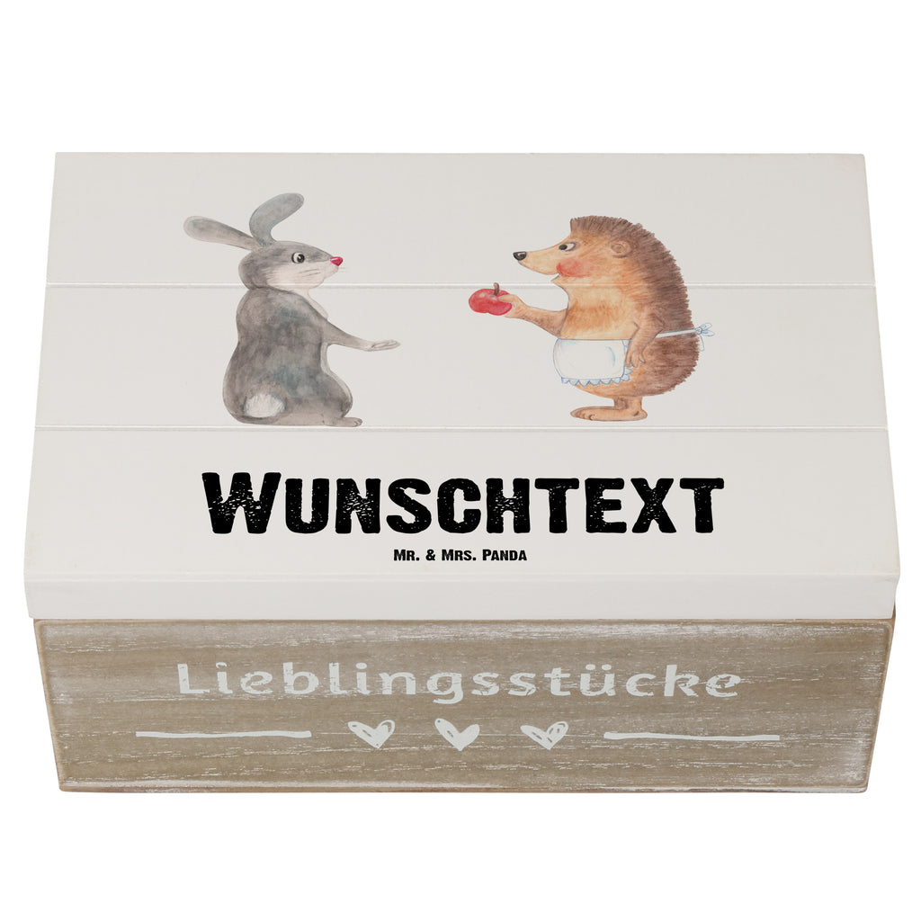 Personalisierte Holzkiste Hase Igel Holzkiste mit Namen, Kiste mit Namen, Schatzkiste mit Namen, Truhe mit Namen, Schatulle mit Namen, Erinnerungsbox mit Namen, Erinnerungskiste, mit Namen, Dekokiste mit Namen, Aufbewahrungsbox mit Namen, Holzkiste Personalisiert, Kiste Personalisiert, Schatzkiste Personalisiert, Truhe Personalisiert, Schatulle Personalisiert, Erinnerungsbox Personalisiert, Erinnerungskiste Personalisiert, Dekokiste Personalisiert, Aufbewahrungsbox Personalisiert, Geschenkbox personalisiert, GEschenkdose personalisiert, Tiermotive, Gute Laune, lustige Sprüche, Tiere, Igel und Hase, Igel, Hase, Liebe Spruch, Liebeskummer Geschenk, Herzschmerz, Trösten, Trennungsschmerz, Spruch romantisch