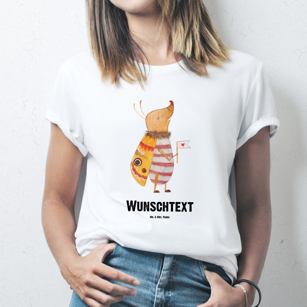 Personalisiertes T-Shirt Nachtfalter mit Fähnchen T-Shirt Personalisiert, T-Shirt mit Namen, T-Shirt mit Aufruck, Männer, Frauen, Wunschtext, Bedrucken, Tiermotive, Gute Laune, lustige Sprüche, Tiere, Nachtfalter, Käfer, Spruch lustig, Spruch witzig, süß, niedlich, Küche Deko, Was kostet die Welt