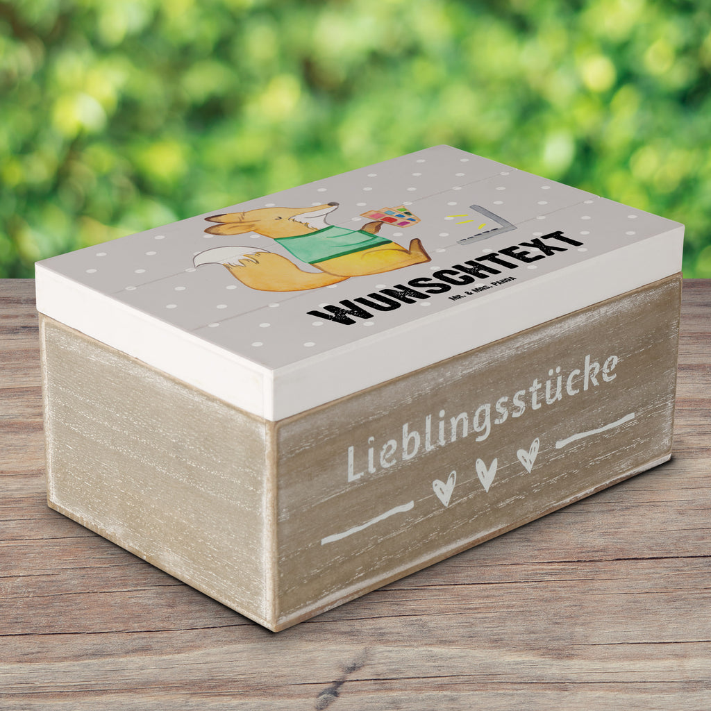 Personalisierte Holzkiste Grafiker mit Herz Holzkiste mit Namen, Kiste mit Namen, Schatzkiste mit Namen, Truhe mit Namen, Schatulle mit Namen, Erinnerungsbox mit Namen, Erinnerungskiste, mit Namen, Dekokiste mit Namen, Aufbewahrungsbox mit Namen, Holzkiste Personalisiert, Kiste Personalisiert, Schatzkiste Personalisiert, Truhe Personalisiert, Schatulle Personalisiert, Erinnerungsbox Personalisiert, Erinnerungskiste Personalisiert, Dekokiste Personalisiert, Aufbewahrungsbox Personalisiert, Geschenkbox personalisiert, GEschenkdose personalisiert, Beruf, Ausbildung, Jubiläum, Abschied, Rente, Kollege, Kollegin, Geschenk, Schenken, Arbeitskollege, Mitarbeiter, Firma, Danke, Dankeschön, Grafiker, Designer, Mediengestalter, Grafikdesigner