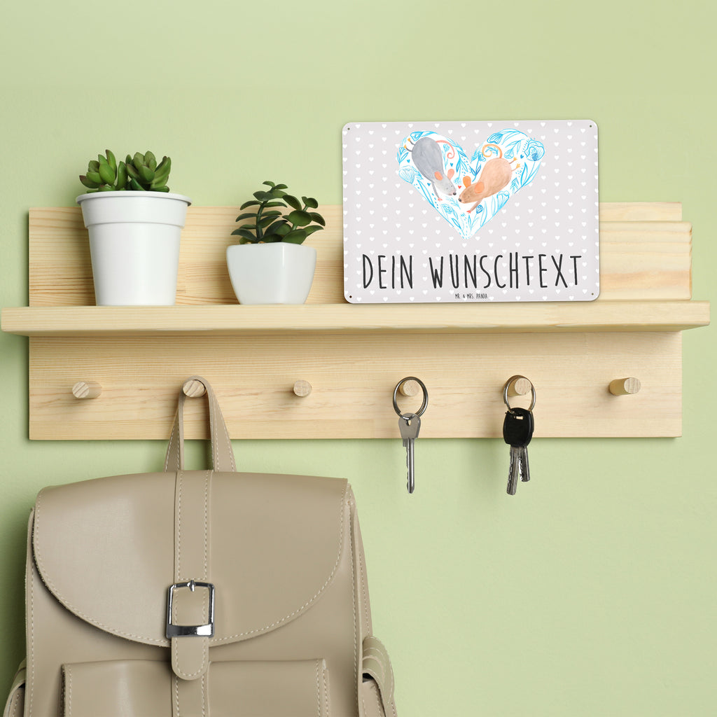 Personalisiertes Blechschild Mäuse Herz Blechschild, Metallschild, Geschenk Schild, Schild, Magnet-Metall-Schild, Deko Schild, Wandschild, Wand-Dekoration, Türschild, Liebe, Partner, Freund, Freundin, Ehemann, Ehefrau, Heiraten, Verlobung, Heiratsantrag, Liebesgeschenk, Jahrestag, Hocheitstag, Maus, Mäuse, Liebesbotschaft, Liebesbeweis, Hochzeit, Lieblingsmensch, Gemeinsamkeit, Love, Geschenk für zwei