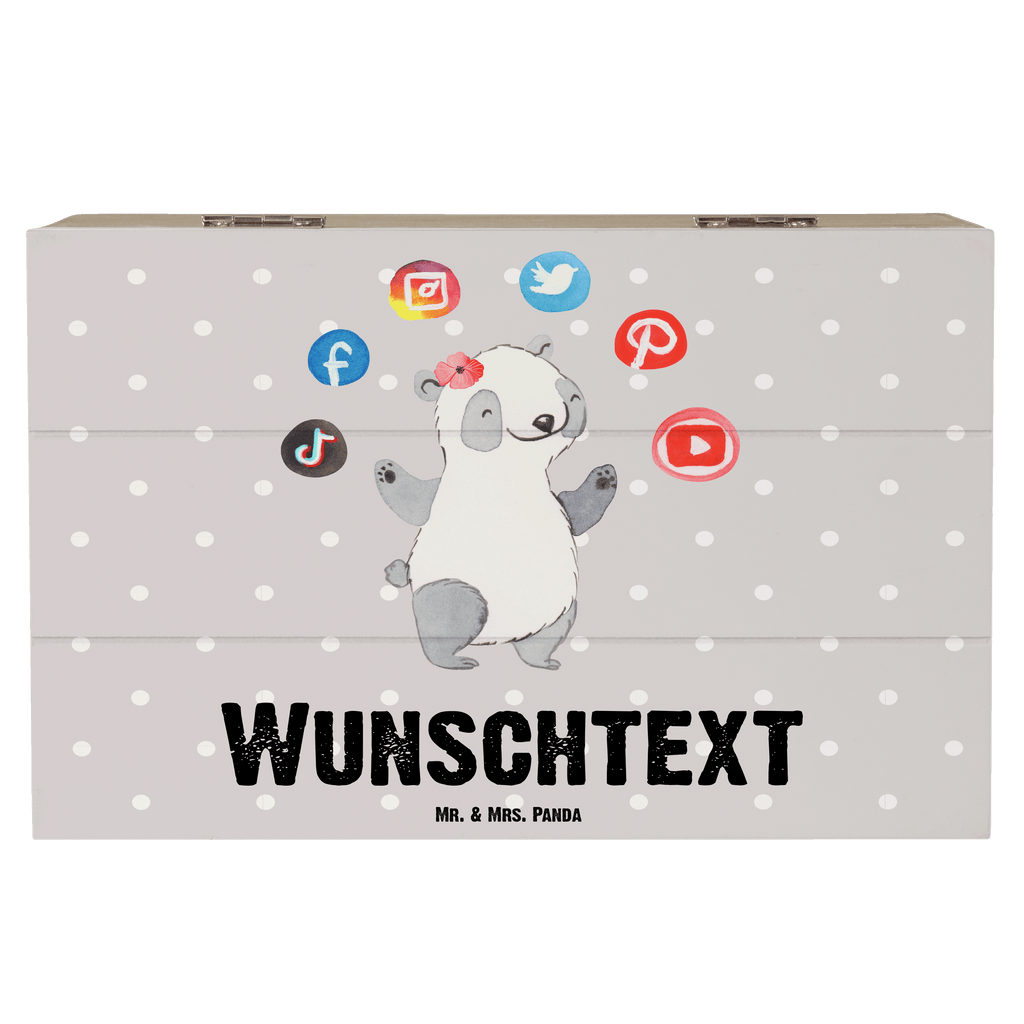 Personalisierte Holzkiste Social Media Managerin Herz Holzkiste mit Namen, Kiste mit Namen, Schatzkiste mit Namen, Truhe mit Namen, Schatulle mit Namen, Erinnerungsbox mit Namen, Erinnerungskiste, mit Namen, Dekokiste mit Namen, Aufbewahrungsbox mit Namen, Holzkiste Personalisiert, Kiste Personalisiert, Schatzkiste Personalisiert, Truhe Personalisiert, Schatulle Personalisiert, Erinnerungsbox Personalisiert, Erinnerungskiste Personalisiert, Dekokiste Personalisiert, Aufbewahrungsbox Personalisiert, Geschenkbox personalisiert, GEschenkdose personalisiert, Beruf, Ausbildung, Jubiläum, Abschied, Rente, Kollege, Kollegin, Geschenk, Schenken, Arbeitskollege, Mitarbeiter, Firma, Danke, Dankeschön