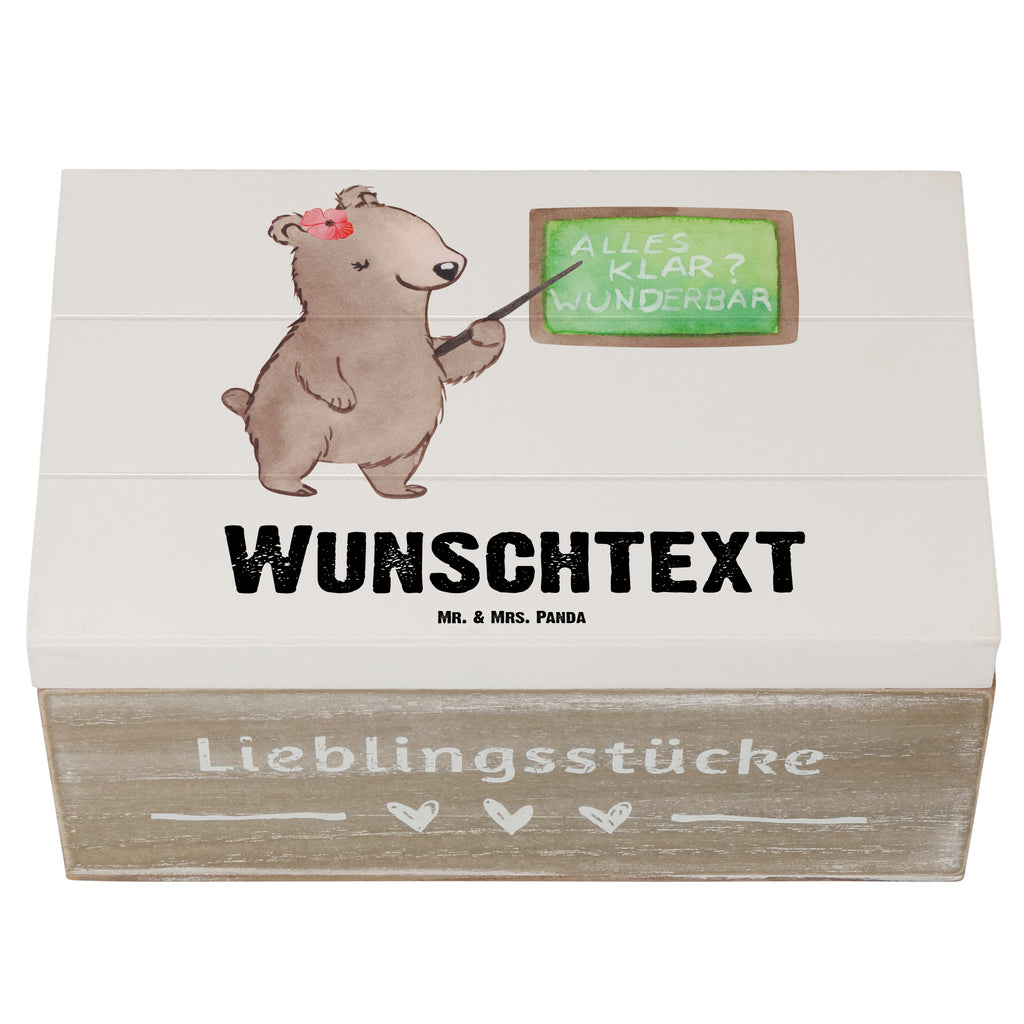 Personalisierte Holzkiste Deutschlehrerin Herz Holzkiste mit Namen, Kiste mit Namen, Schatzkiste mit Namen, Truhe mit Namen, Schatulle mit Namen, Erinnerungsbox mit Namen, Erinnerungskiste, mit Namen, Dekokiste mit Namen, Aufbewahrungsbox mit Namen, Holzkiste Personalisiert, Kiste Personalisiert, Schatzkiste Personalisiert, Truhe Personalisiert, Schatulle Personalisiert, Erinnerungsbox Personalisiert, Erinnerungskiste Personalisiert, Dekokiste Personalisiert, Aufbewahrungsbox Personalisiert, Geschenkbox personalisiert, GEschenkdose personalisiert, Beruf, Ausbildung, Jubiläum, Abschied, Rente, Kollege, Kollegin, Geschenk, Schenken, Arbeitskollege, Mitarbeiter, Firma, Danke, Dankeschön, Deutschlehrerin, Deutschunterricht, Schule, Grundschule