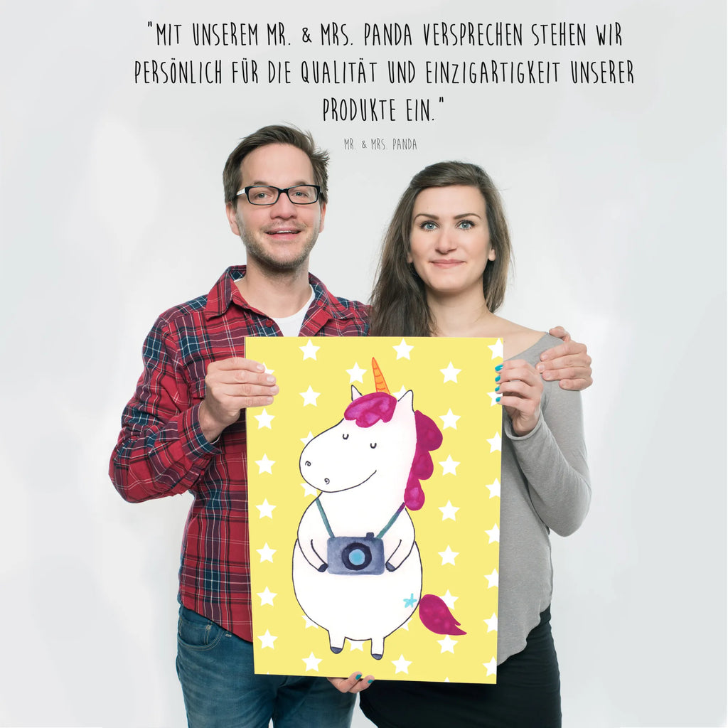 Poster Einhorn Fotograf Poster, Wandposter, Bild, Wanddeko, Küchenposter, Kinderposter, Wanddeko Bild, Raumdekoration, Wanddekoration, Handgemaltes Poster, Mr. & Mrs. Panda Poster, Designposter, Kunstdruck, Posterdruck, Einhorn, Einhörner, Einhorn Deko, Pegasus, Unicorn, Fotograf, Fotografie, Kamera, Reisen, Weltreise, Weltenbummler, Urlaub, Tourist, Kurztrip, Reise, Städtereise