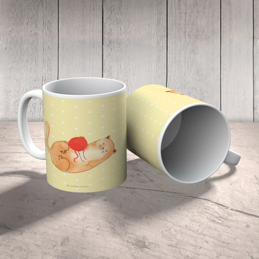 Tasse Katze Wolle Tasse, Kaffeetasse, Teetasse, Becher, Kaffeebecher, Teebecher, Keramiktasse, Porzellantasse, Büro Tasse, Geschenk Tasse, Tasse Sprüche, Tasse Motive, Kaffeetassen, Tasse bedrucken, Designer Tasse, Cappuccino Tassen, Schöne Teetassen, Katze, Katzenmotiv, Katzenfan, Katzendeko, Katzenfreund, Katzenliebhaber, Katzenprodukte, Katzenartikel, Katzenaccessoires, Katzensouvenirs, Katzenliebhaberprodukte, Katzenmotive, Katzen, Kater, Mietze, Cat, Cats, Katzenhalter, Katzenbesitzerin, Haustier, Wollknäuel, Wolle, Spielen, Spiel, verspielt