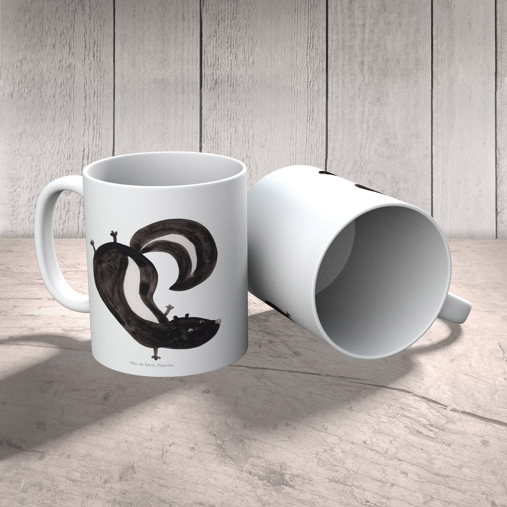 Tasse Stinktier Handstand Tasse, Kaffeetasse, Teetasse, Becher, Kaffeebecher, Teebecher, Keramiktasse, Porzellantasse, Büro Tasse, Geschenk Tasse, Tasse Sprüche, Tasse Motive, Kaffeetassen, Tasse bedrucken, Designer Tasse, Cappuccino Tassen, Schöne Teetassen, Stinktier, Skunk, Wildtier, Raubtier, Stinker, Stinki, Spielplatz, verpielt, Kind