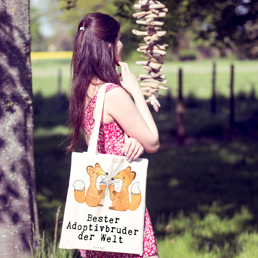 Tragetasche Fuchs Bester Adoptivbruder der Welt Beuteltasche, Beutel, Einkaufstasche, Jutebeutel, Stoffbeutel, Tasche, Shopper, Umhängetasche, Strandtasche, Schultertasche, Stofftasche, Tragetasche, Badetasche, Jutetasche, Einkaufstüte, Laptoptasche, für, Dankeschön, Geschenk, Schenken, Geburtstag, Geburtstagsgeschenk, Geschenkidee, Danke, Bedanken, Mitbringsel, Freude machen, Geschenktipp, Adoptivbruder, adoptiert, Bruder, Brudi, Geschwister, Bruderherz, Schwester, Familie, Kleinigkeit, Brother, Bester, Sohn