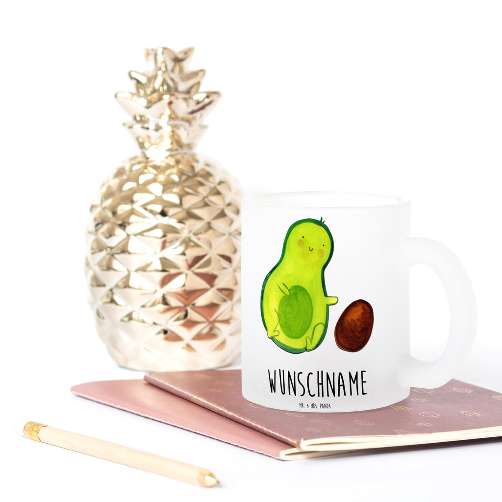 Personalisierte Teetasse Avocado rollt Kern Personalisierte Teetasse, Personalisiertes Teeglas, Personalisierter Teebecher, Personalisierte Glas Teetasse, Personalisierte Teetasse aus Glas, Teetasse mit Namen, Teeglas mit Namen, Teebecher mit Namen, Glas Teetasse mit Namen, Teetasse aus Glas mit Namen, Teetasse Wunschname, Teetasse selbst gestalten., Avocado, Veggie, Vegan, Gesund, Avocados, Schwanger, Geburt, Geburtstag, Säugling, Kind, erstes Kind, zur Geburt, Schwangerschaft, Babyparty, Baby, große Liebe, Liebe, Love