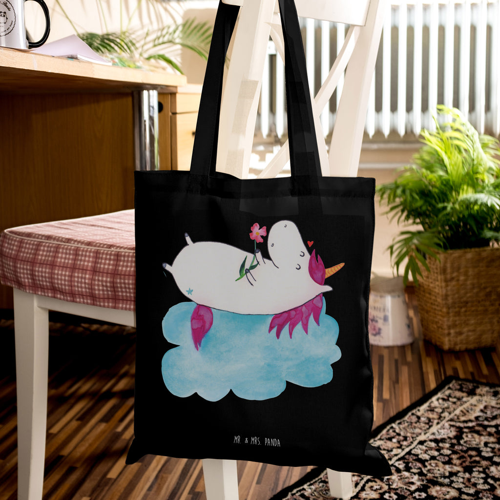 Tragetasche Einhorn verliebt auf Wolke Beuteltasche, Beutel, Einkaufstasche, Jutebeutel, Stoffbeutel, Tasche, Shopper, Umhängetasche, Strandtasche, Schultertasche, Stofftasche, Tragetasche, Badetasche, Jutetasche, Einkaufstüte, Laptoptasche, Einhorn, Einhörner, Einhorn Deko, Pegasus, Unicorn, verliebt, Liebe, Liebesbeweis, Freundin, Wolke