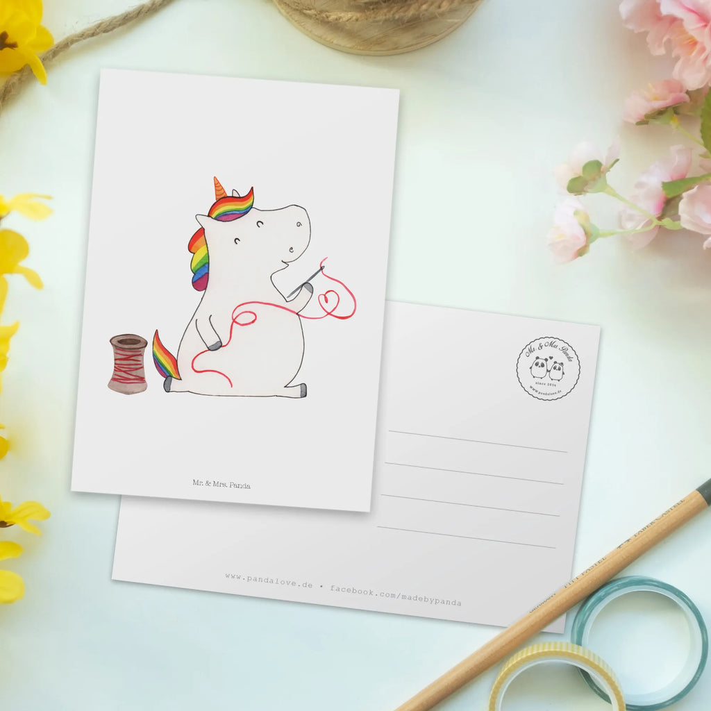 Postkarte Einhorn Näherin Postkarte, Karte, Geschenkkarte, Grußkarte, Einladung, Ansichtskarte, Geburtstagskarte, Einladungskarte, Dankeskarte, Ansichtskarten, Einladung Geburtstag, Einladungskarten Geburtstag, Einhorn, Einhörner, Einhorn Deko, Unicorn, Näherin, nähen, Mädchen, Freundin, Häkeln, Stricken, basteln, Nähzimmer