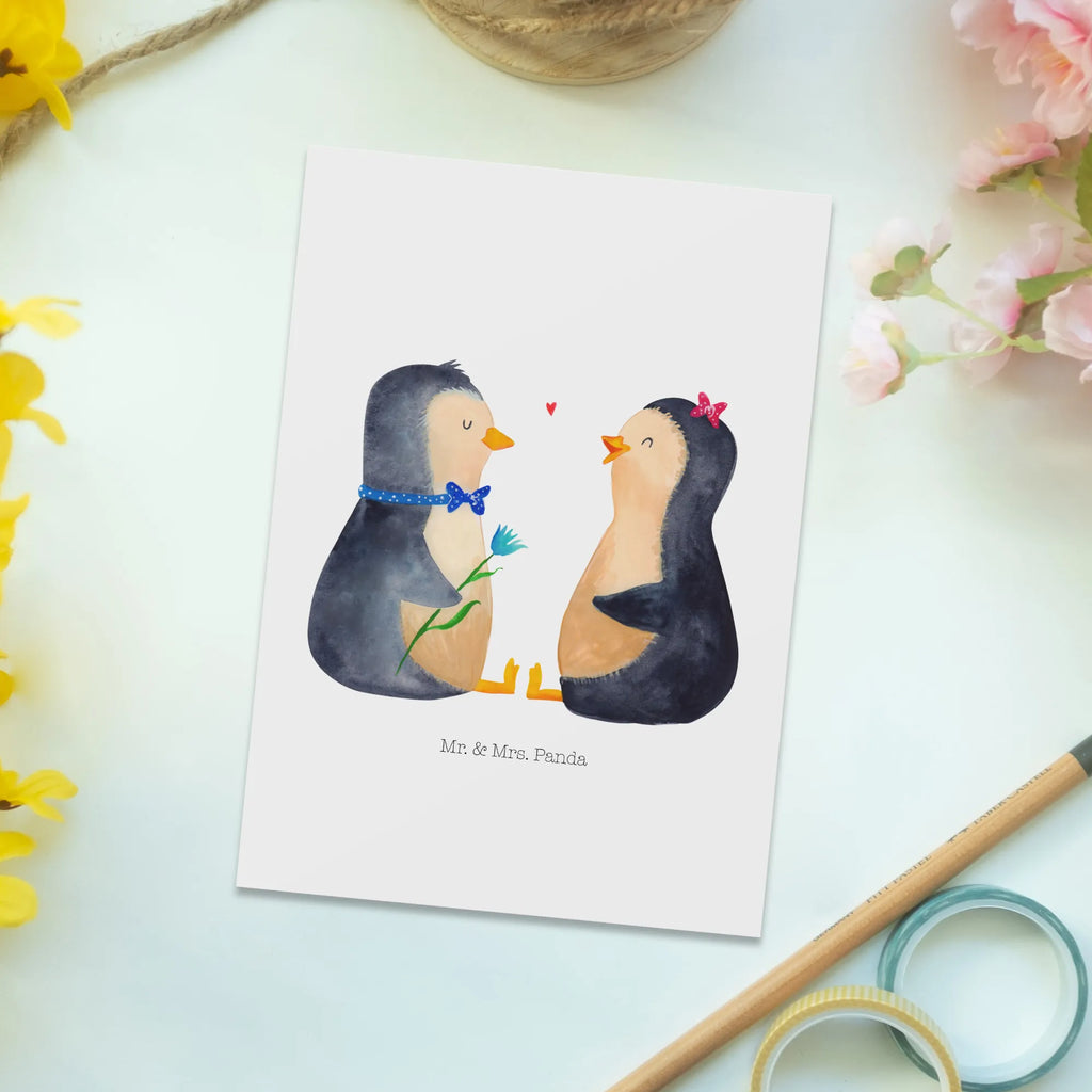 Postkarte Pinguin Pärchen Postkarte, Karte, Geschenkkarte, Grußkarte, Einladung, Ansichtskarte, Geburtstagskarte, Einladungskarte, Dankeskarte, Ansichtskarten, Einladung Geburtstag, Einladungskarten Geburtstag, Pinguin, Pinguine, Liebe, Liebespaar, Liebesbeweis, Liebesgeschenk, Verlobung, Jahrestag, Hochzeitstag, Hochzeit, Hochzeitsgeschenk, große Liebe, Traumpaar