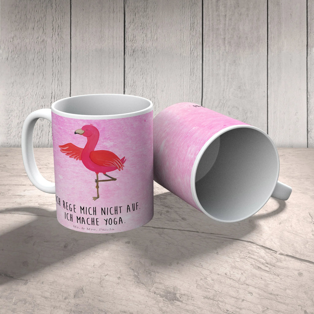 Tasse Flamingo Yoga Tasse, Kaffeetasse, Teetasse, Becher, Kaffeebecher, Teebecher, Keramiktasse, Porzellantasse, Büro Tasse, Geschenk Tasse, Tasse Sprüche, Tasse Motive, Kaffeetassen, Tasse bedrucken, Designer Tasse, Cappuccino Tassen, Schöne Teetassen, Flamingo, Vogel, Yoga, Namaste, Achtsamkeit, Yoga-Übung, Entspannung, Ärger, Aufregen, Tiefenentspannung